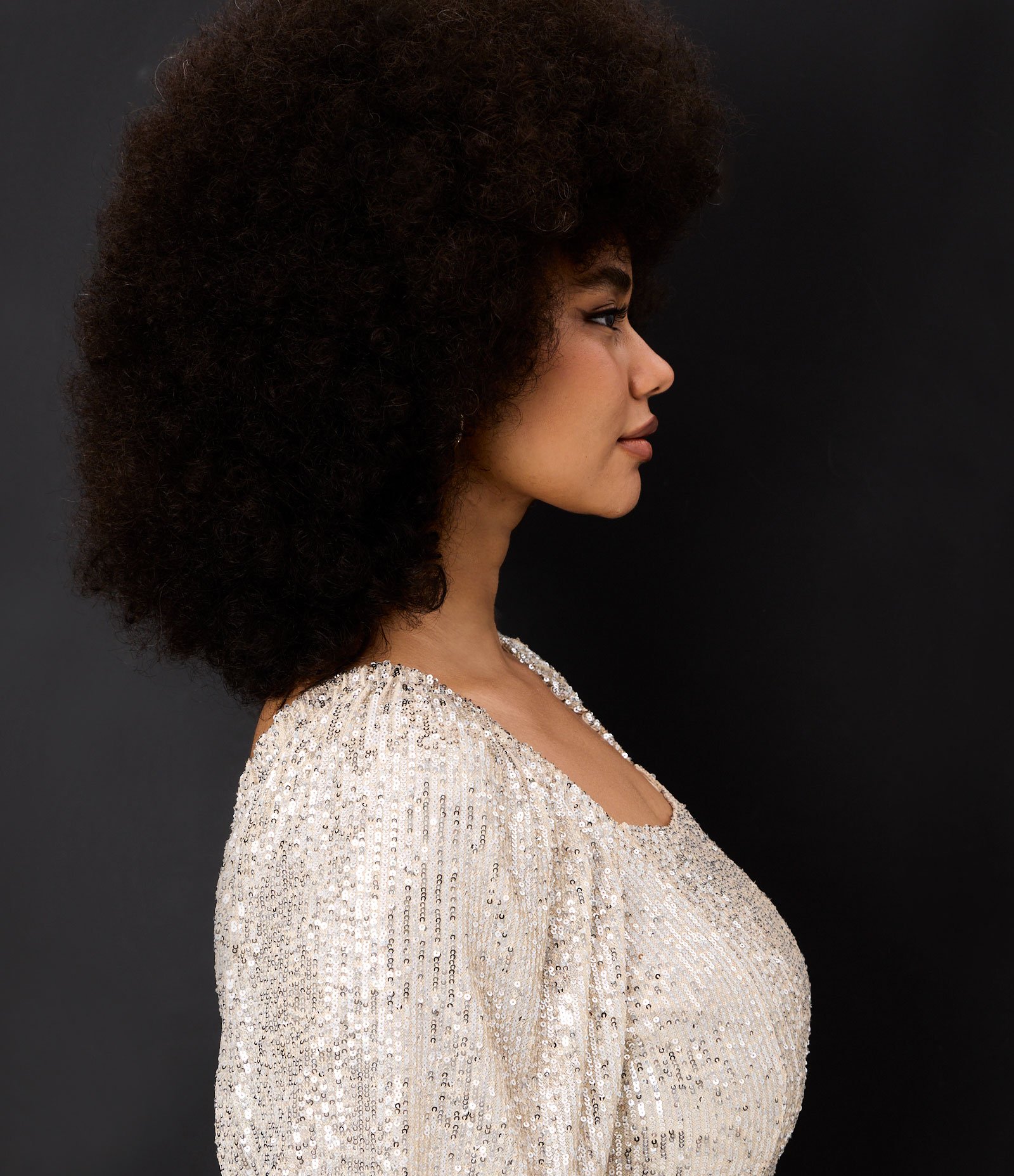 Vestido Curto em Paetê Curve & Plus Size Champagne 2