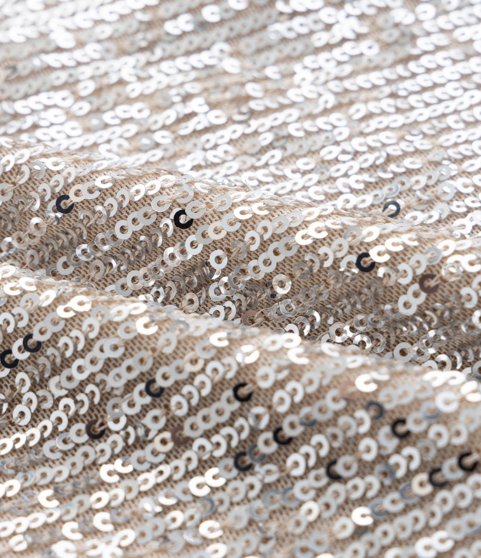 Vestido Curto em Paetê Curve & Plus Size Champagne 8