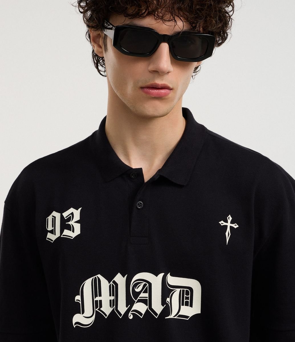Camiseta Boxy em Algodão com Gola Polo Lettering 93 Mad Preto