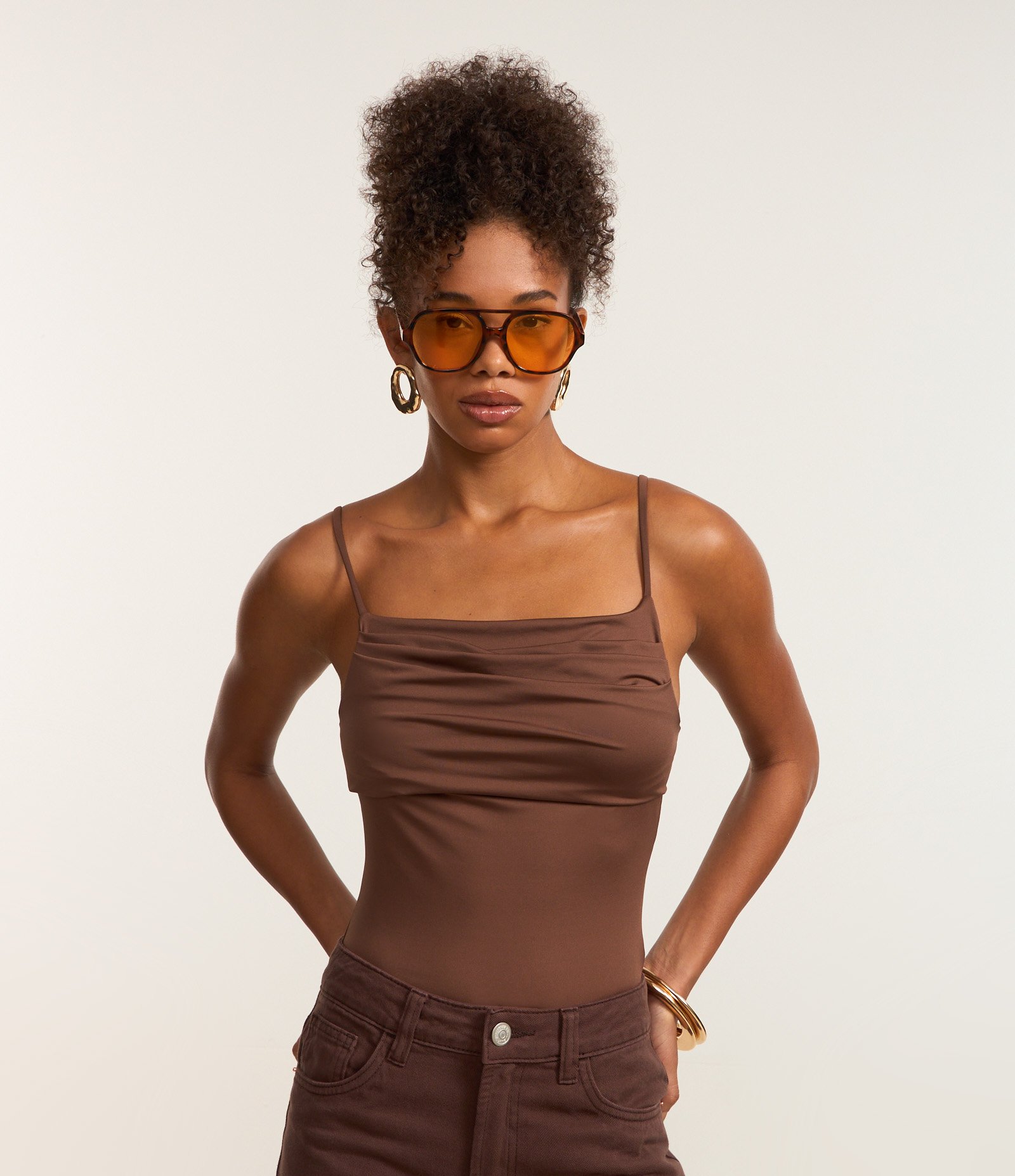 Body com Pregas no Decote e Alça Fina Marrom 1