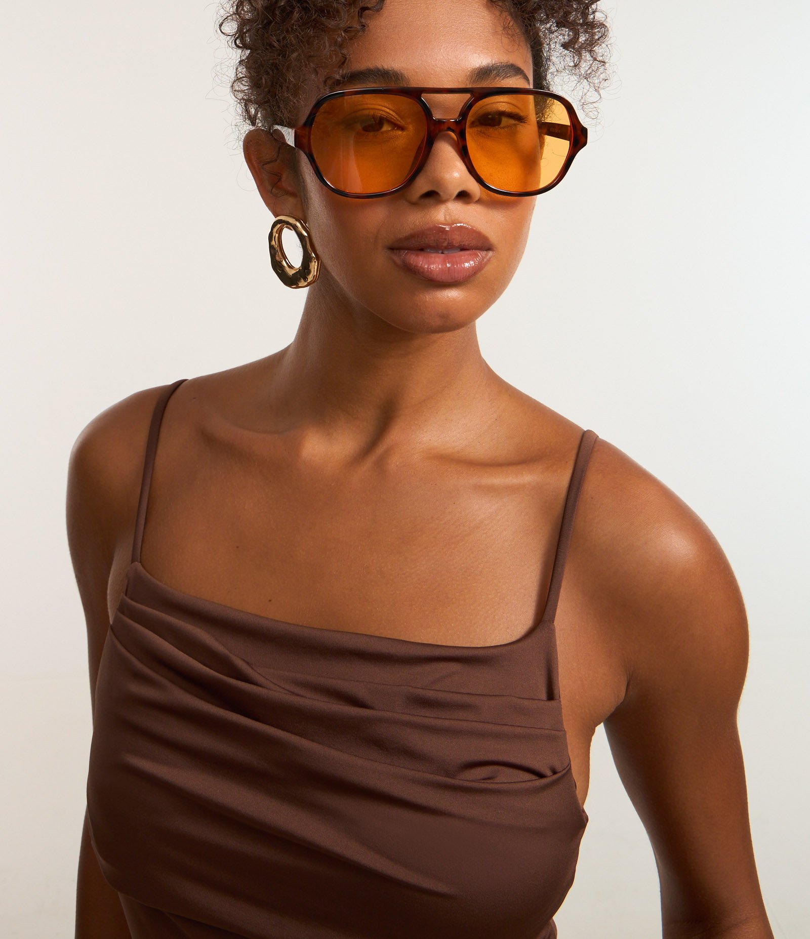 Body com Pregas no Decote e Alça Fina Marrom 3