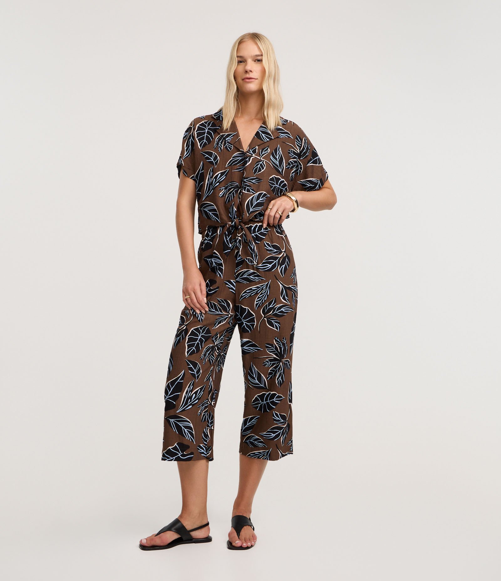 Camisa em Viscose com Gola Polo e Estampa Folhagem Multicores 2