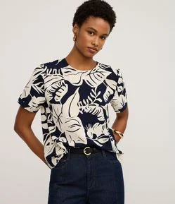 Blusa em Airflow com Gola Redonda e Estampa Folhagem