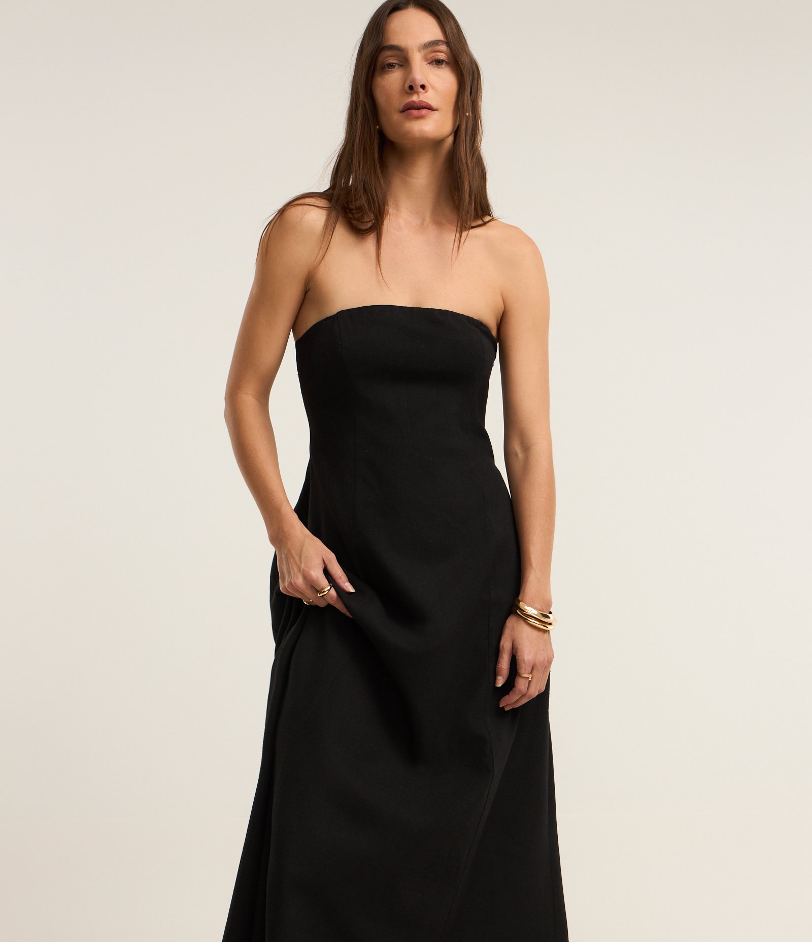 Vestido Evasê Longo em Viscose com Linho Preto 2