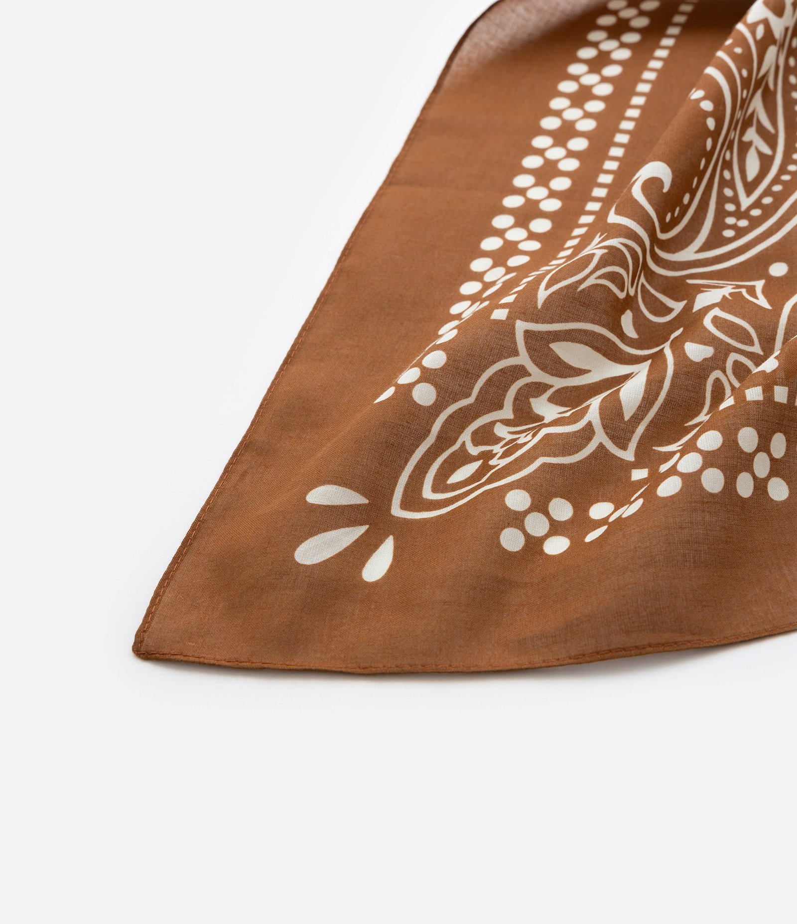 Lenço Flanela com Estampa Paisley Curve & Plus Size Marrom 4