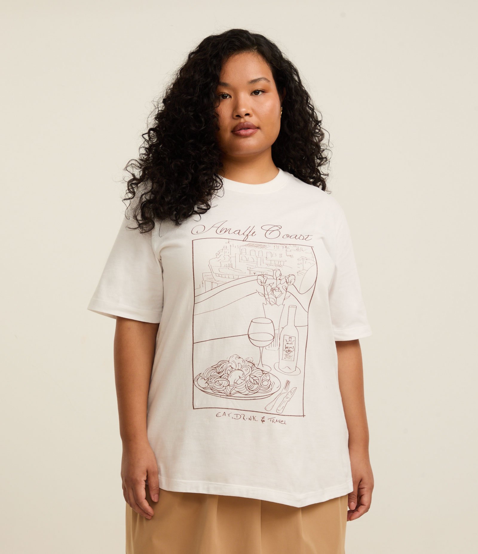 Camiseta Alongada com Estampa Amalfi Coast Curve Plus Size Branco 1