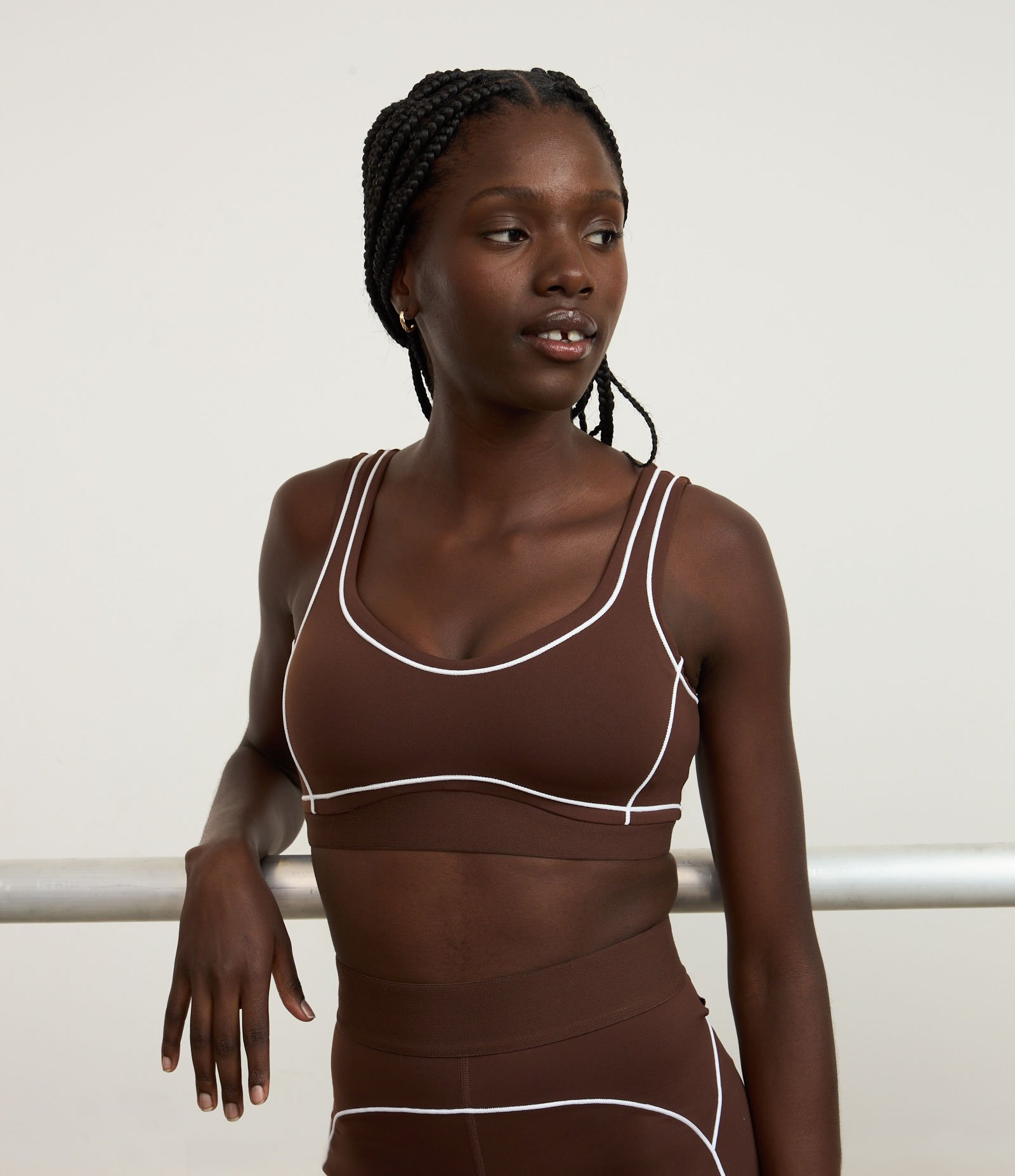 Top Bojo Esportivo em Microfibra com Viés Contrastante Marrom 1