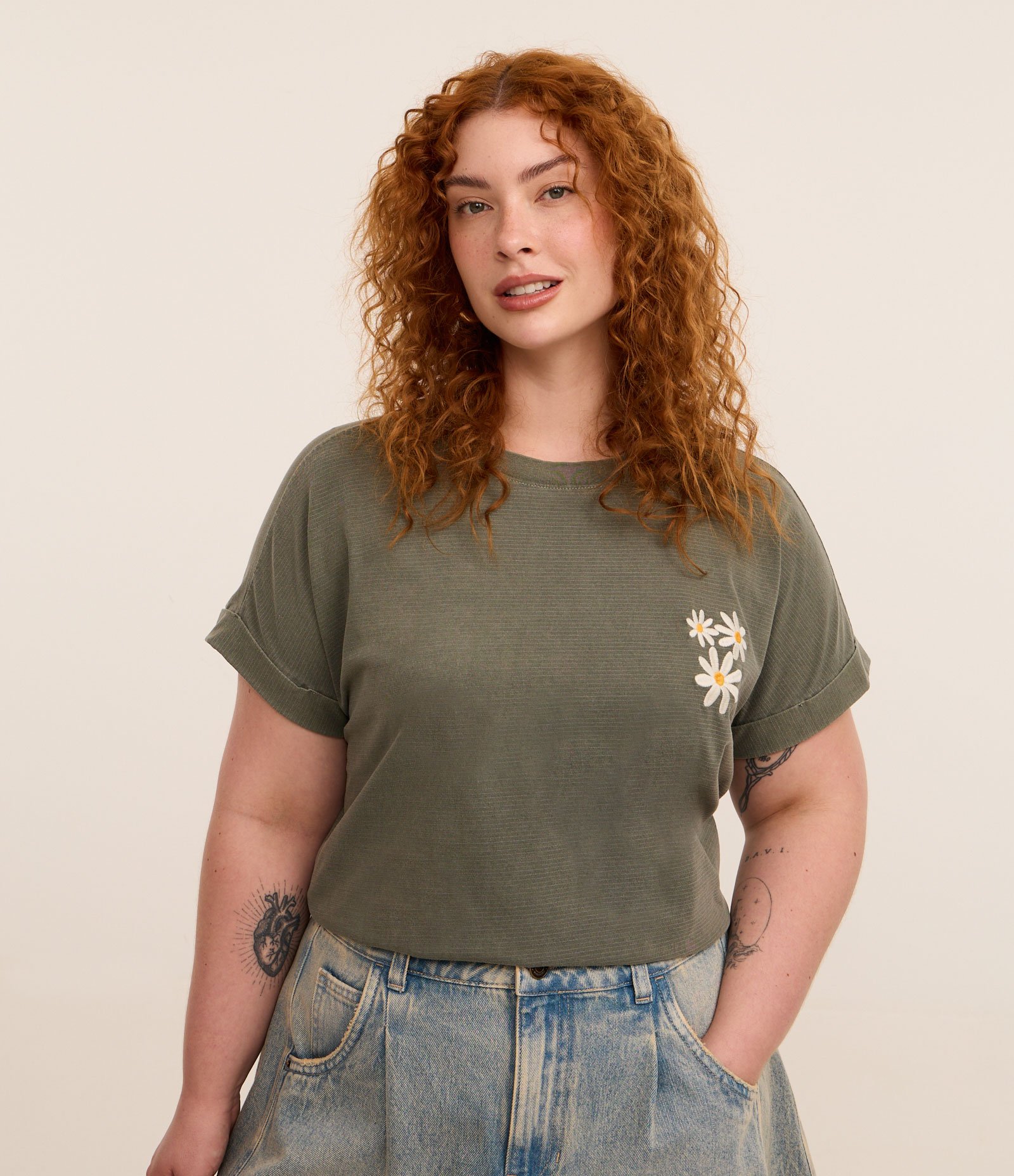 Blusa com Fio Tinto e Flores Bordadas Curve & Plus Size Verde 1