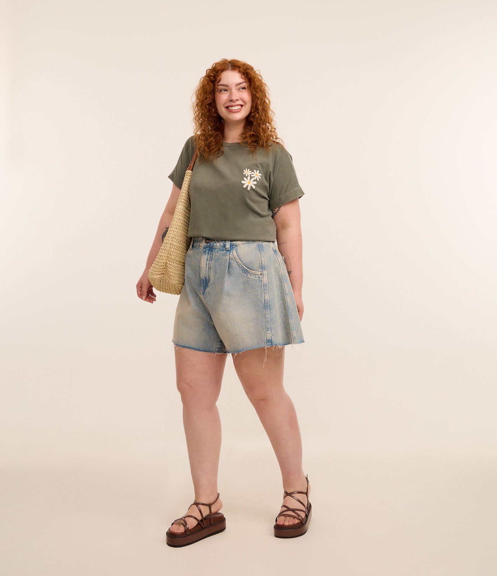 Blusa com Fio Tinto e Flores Bordadas Curve & Plus Size Verde 2