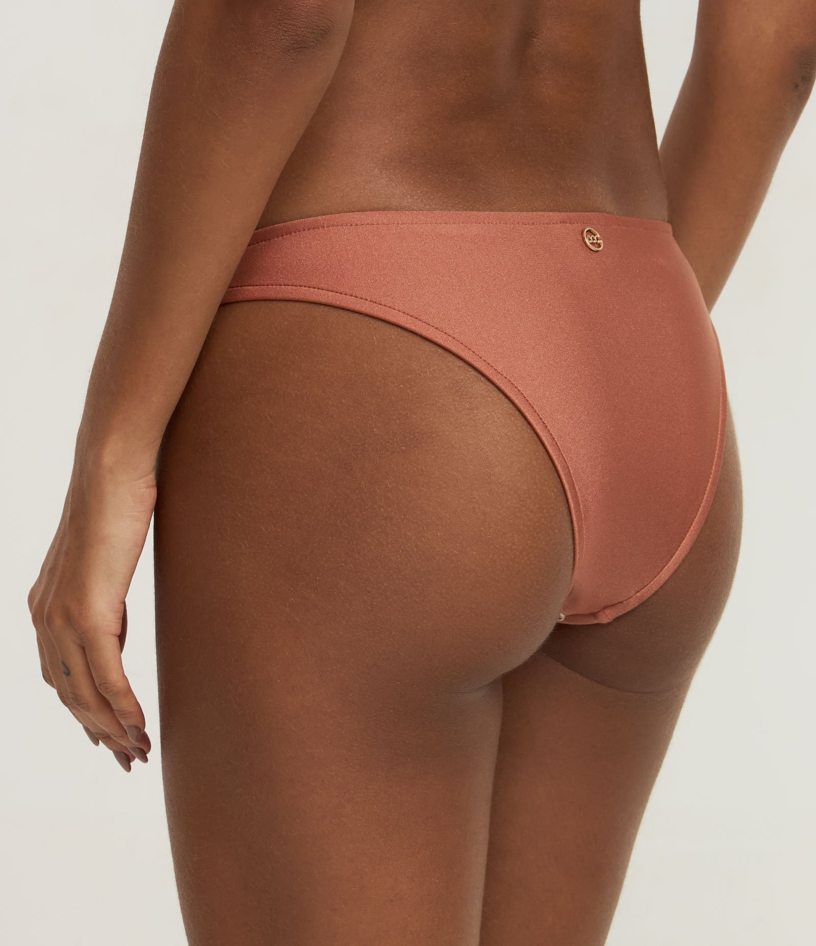 Biquíni Calcinha Básica em Microfibra com Bordado de Conchas Marrom 4