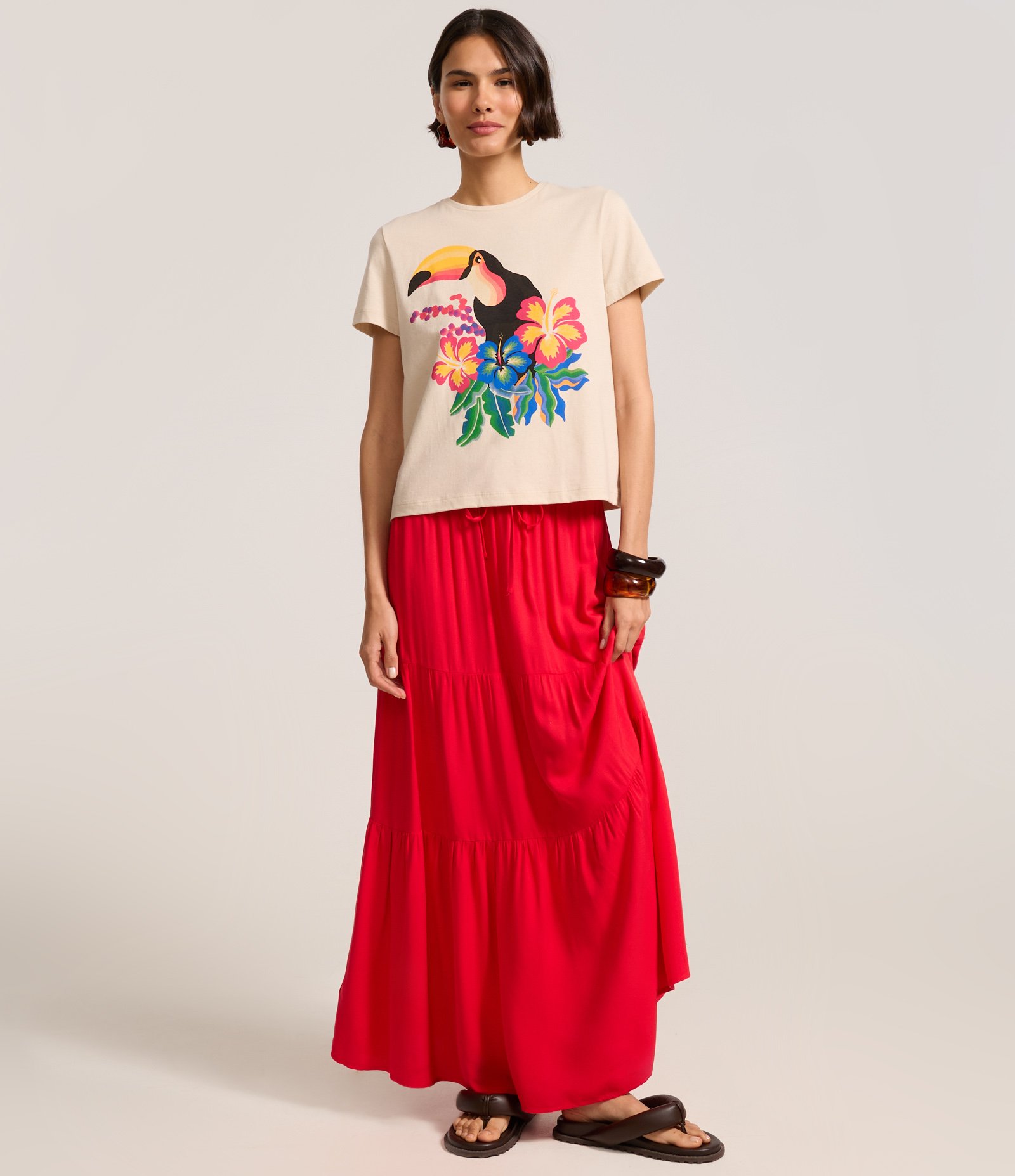Blusa T-shirt em Algodão e Estampa Tucano com Hibiscos Bege 2