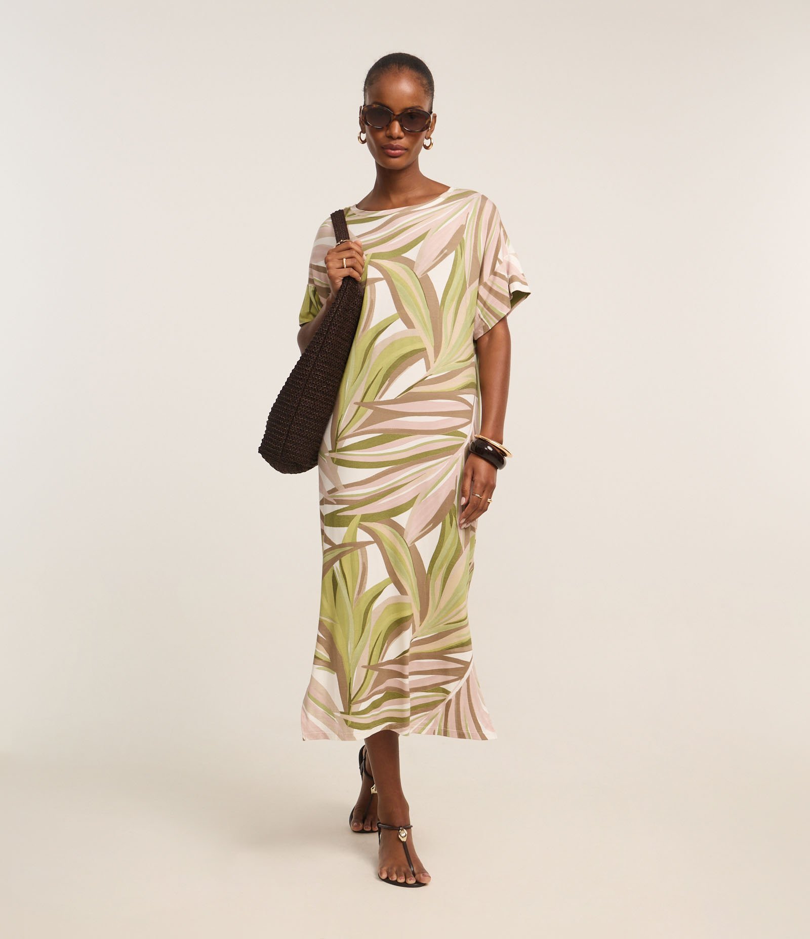 Vestido Reto Midi em Viscolycra com Estampa Folhagem Marrom/Verde/Bege/Branco 1