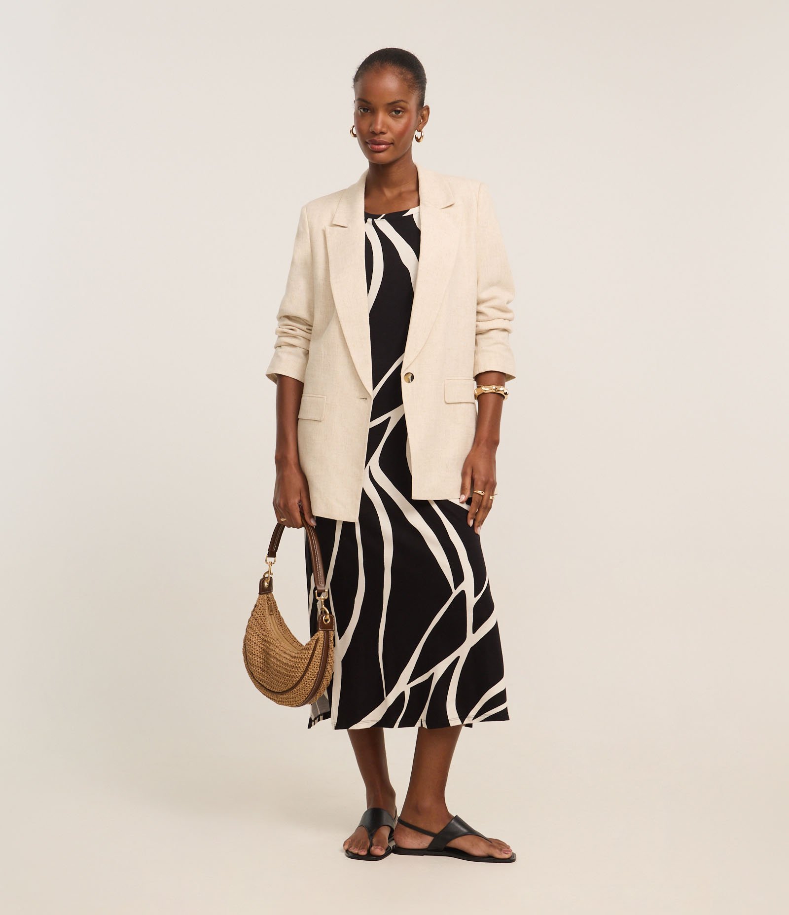 Vestido Reto Midi em Viscose com Estampa Abstrata Bicolor 2