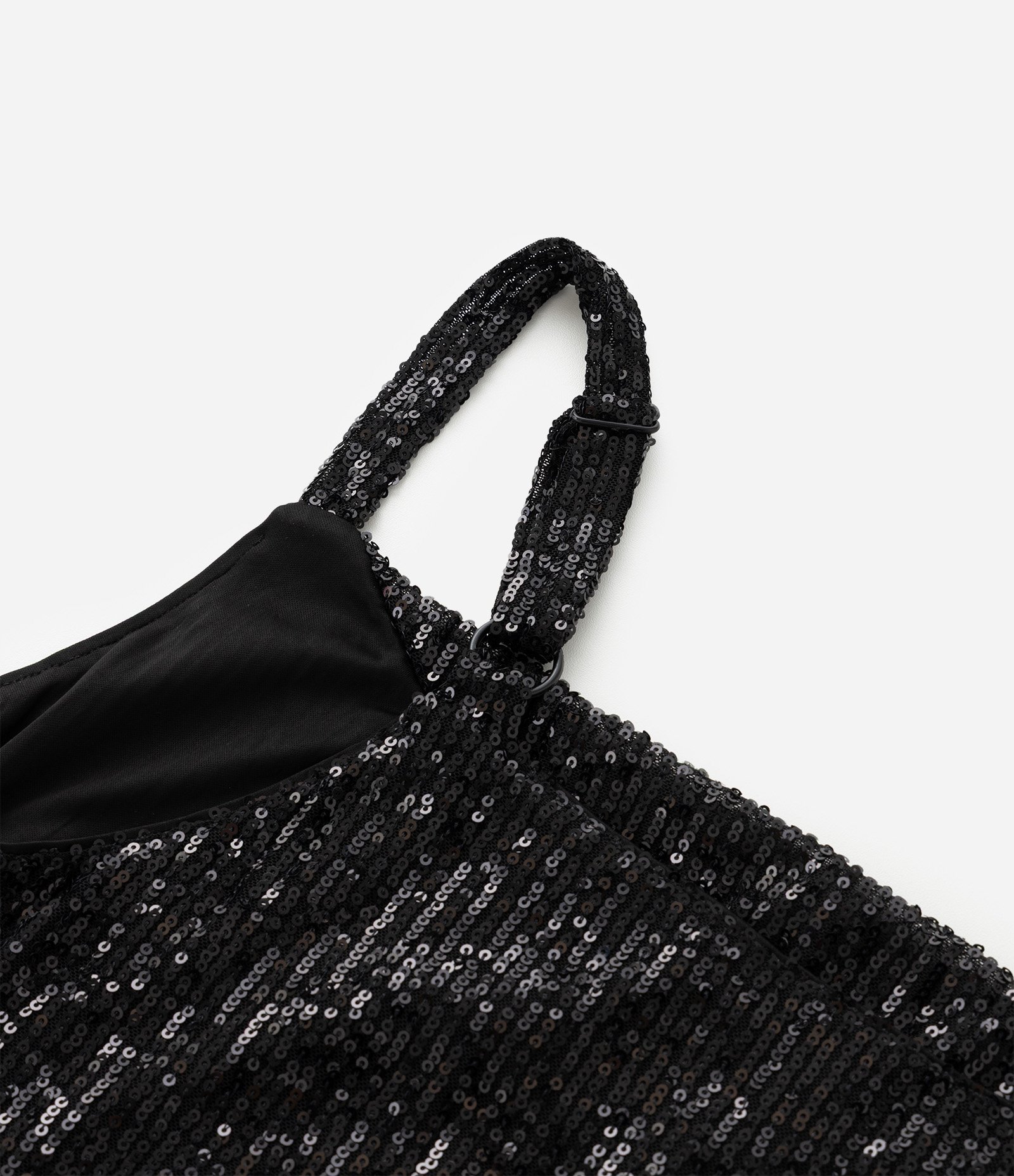 Blusa em Paetê com Decote Degagê Curve & Plus Size Preto 7