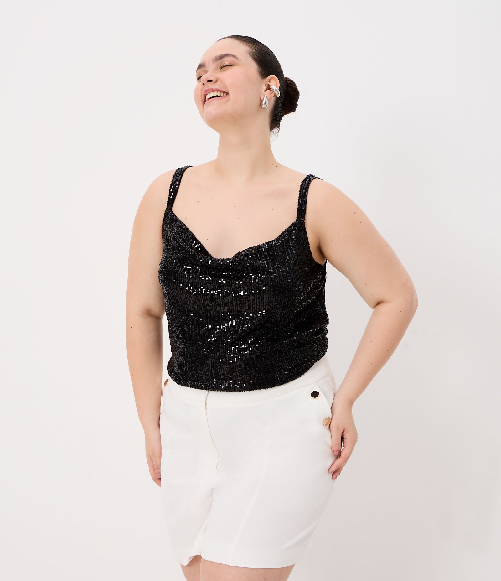 Blusa em Paetê com Decote Degagê Curve & Plus Size Preto 1