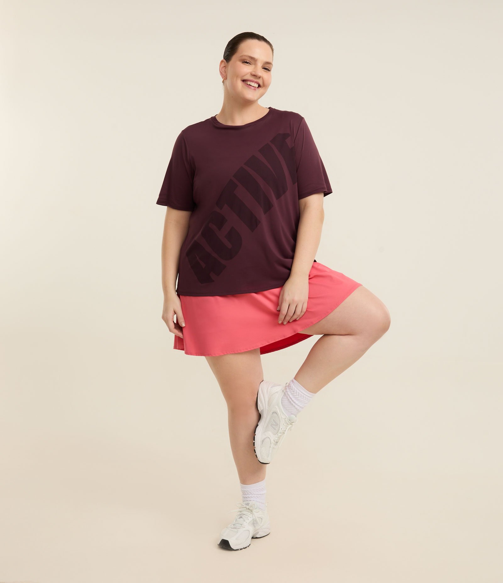 Camiseta Esportivo em Tecnologia Dry com Lettering Active Curve & Plus Size Marrom 2