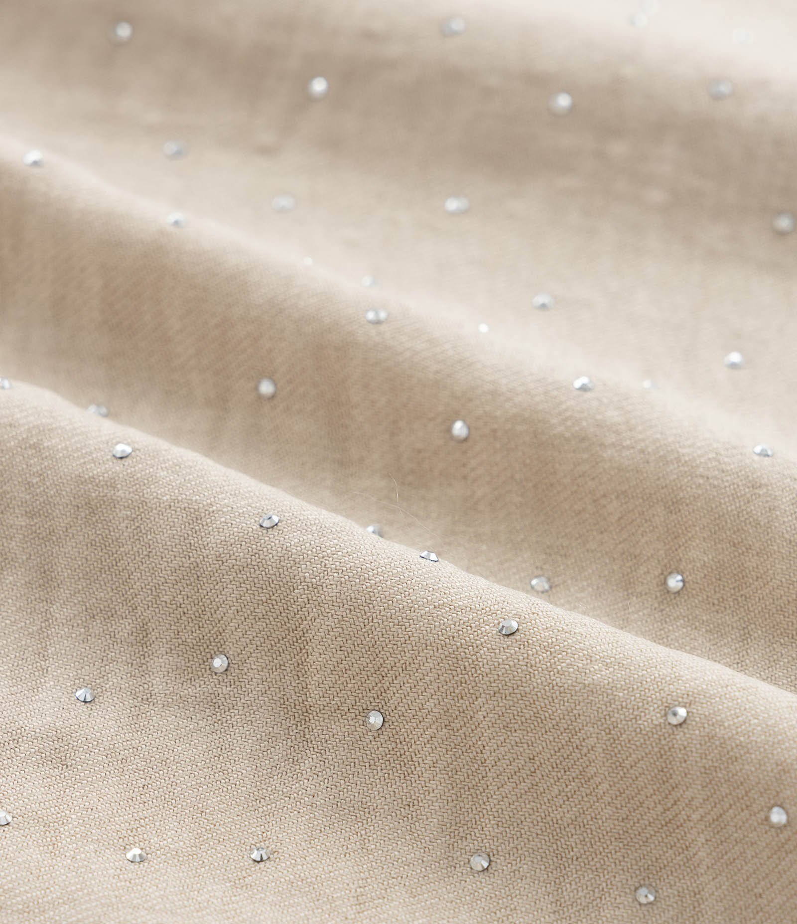 Blusa Regata Alongada em Crepe com Brilhos e Cinto de Amarração Curve & Plus Size Bege 7