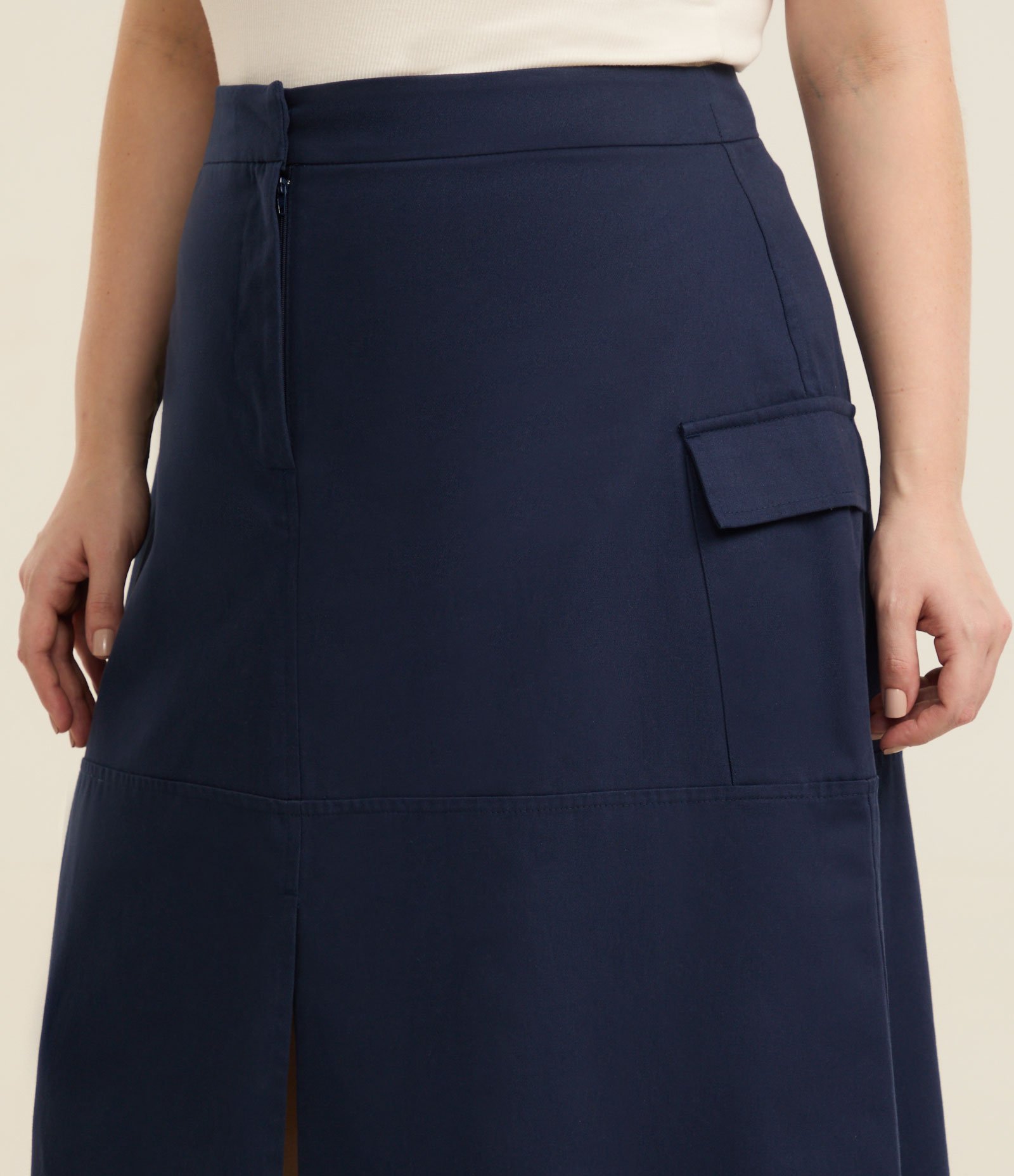 Saia Midi em Sarja com Bolso Cargo Curve & Plus Size Azul 3