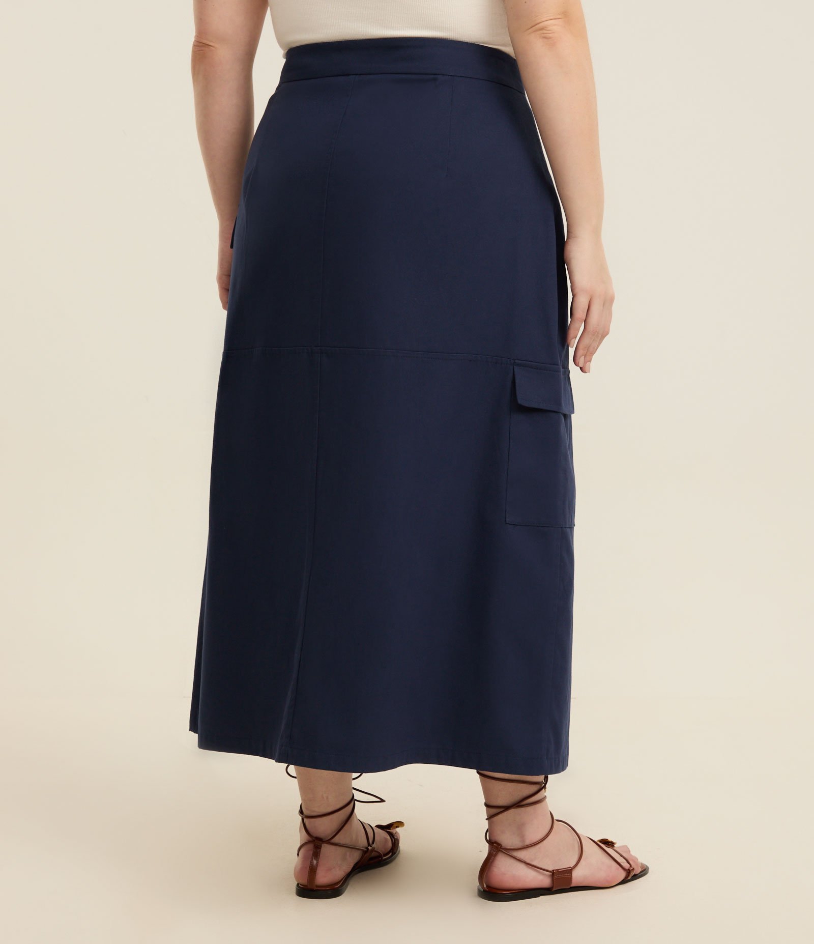 Saia Midi em Sarja com Bolso Cargo Curve & Plus Size Azul 4