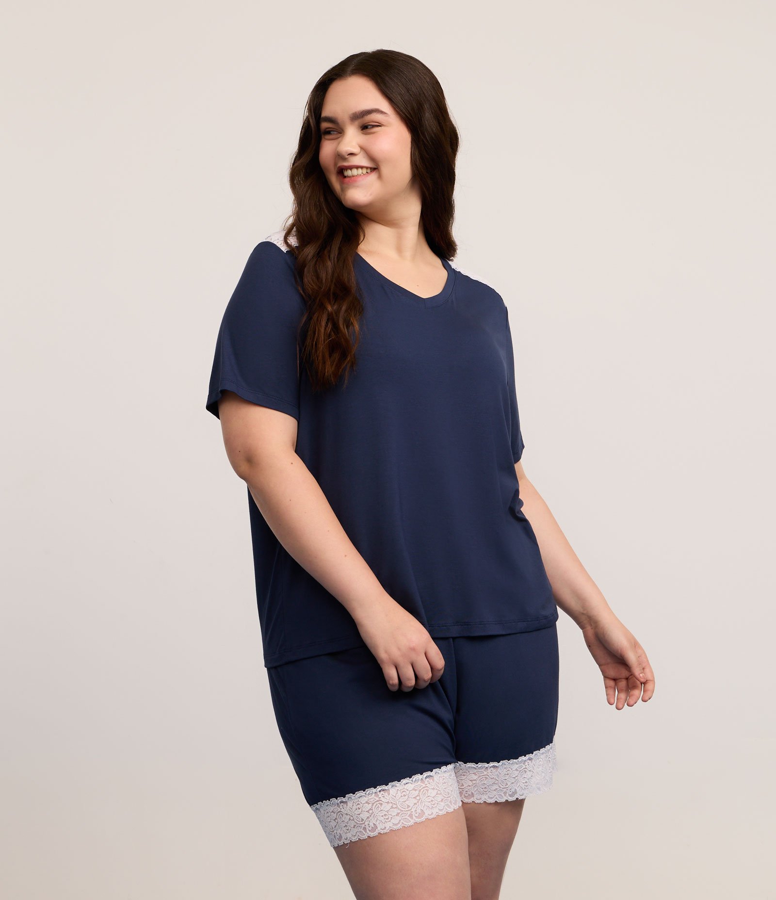 Pijama Curto em Viscolycra com Detalhe de Renda Contrastante Curve & Plus Size Azul 1