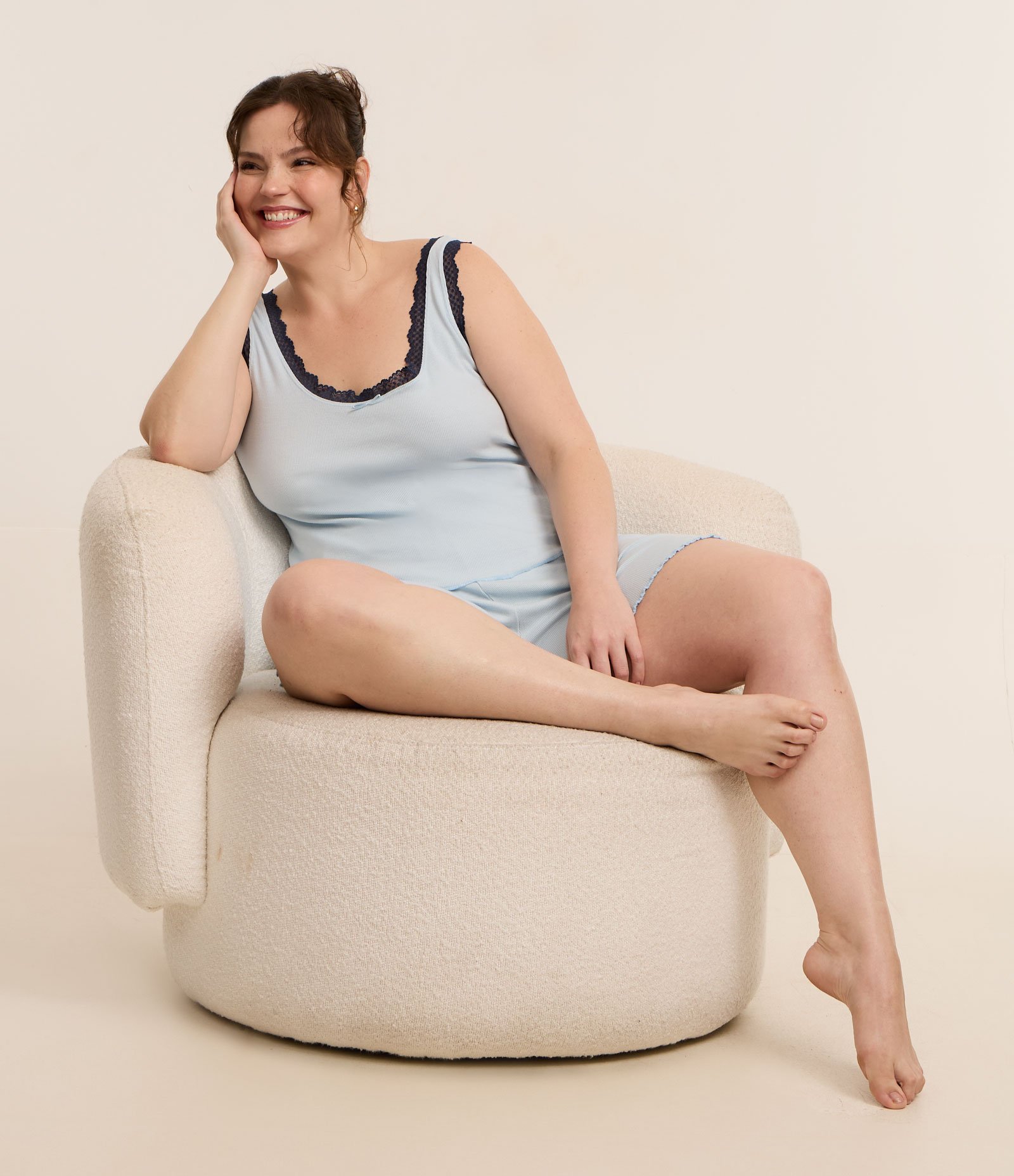 Pijama Short Doll em Ribana com Rendinha Contrastante e Barra Frufru Curve & Plus Size Azul 1