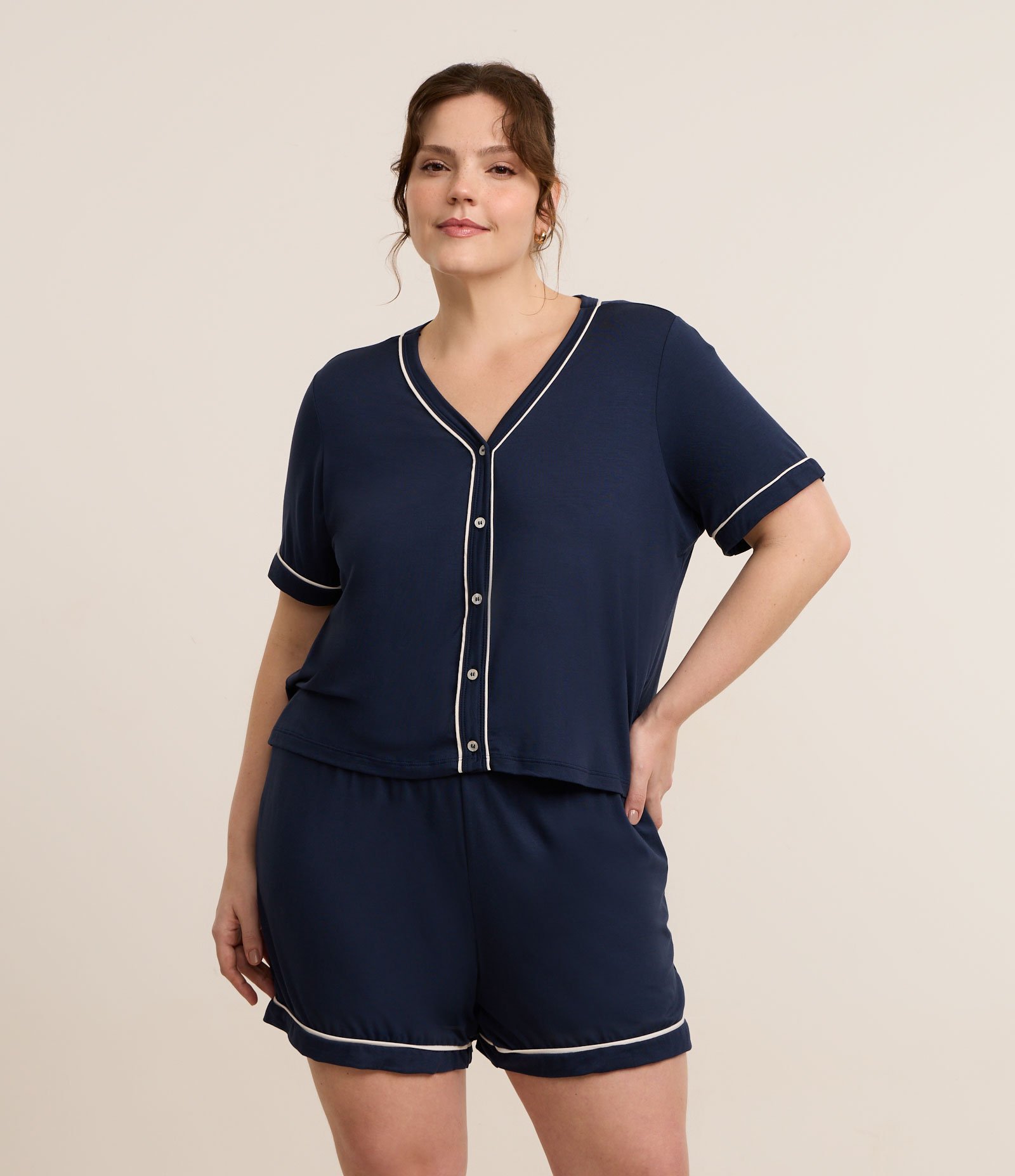 Pijama Curto em Viscolycra com Botões Frontais e Viés Contrastante Curve & Plus Size Azul 1