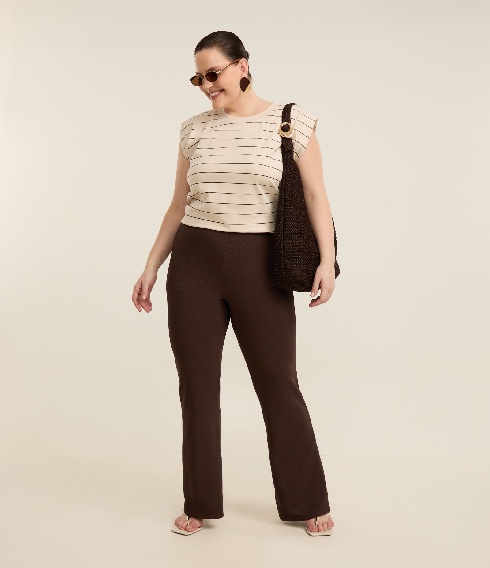Calça Flare em Ribana Curve & Plus Size Marrom 1