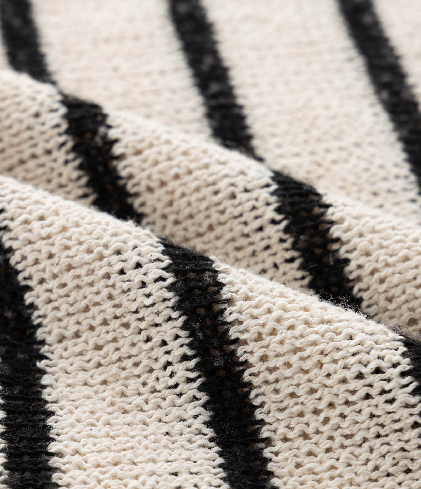 Blusa com Efeito Crochê e Listras Curve & Plus Size Bege/Preto 3