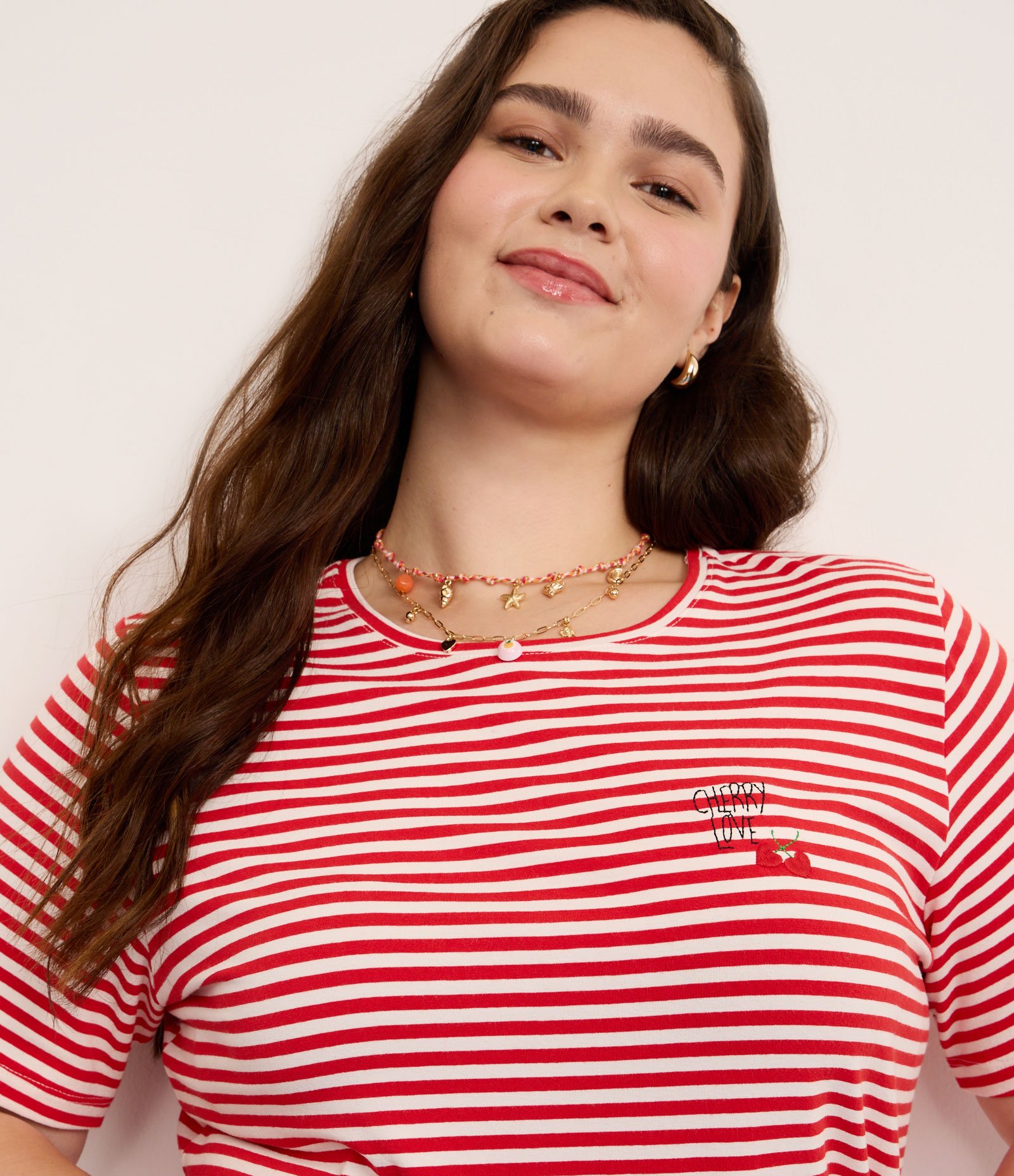 Blusa Boxy em Viscose com Estampa Listrada e Bordado de Cereja Curve & Plus Size Vermelho/Branco 1