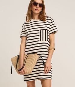 Vestido T-Shirt Curto em Cotton com Bolso e Listras