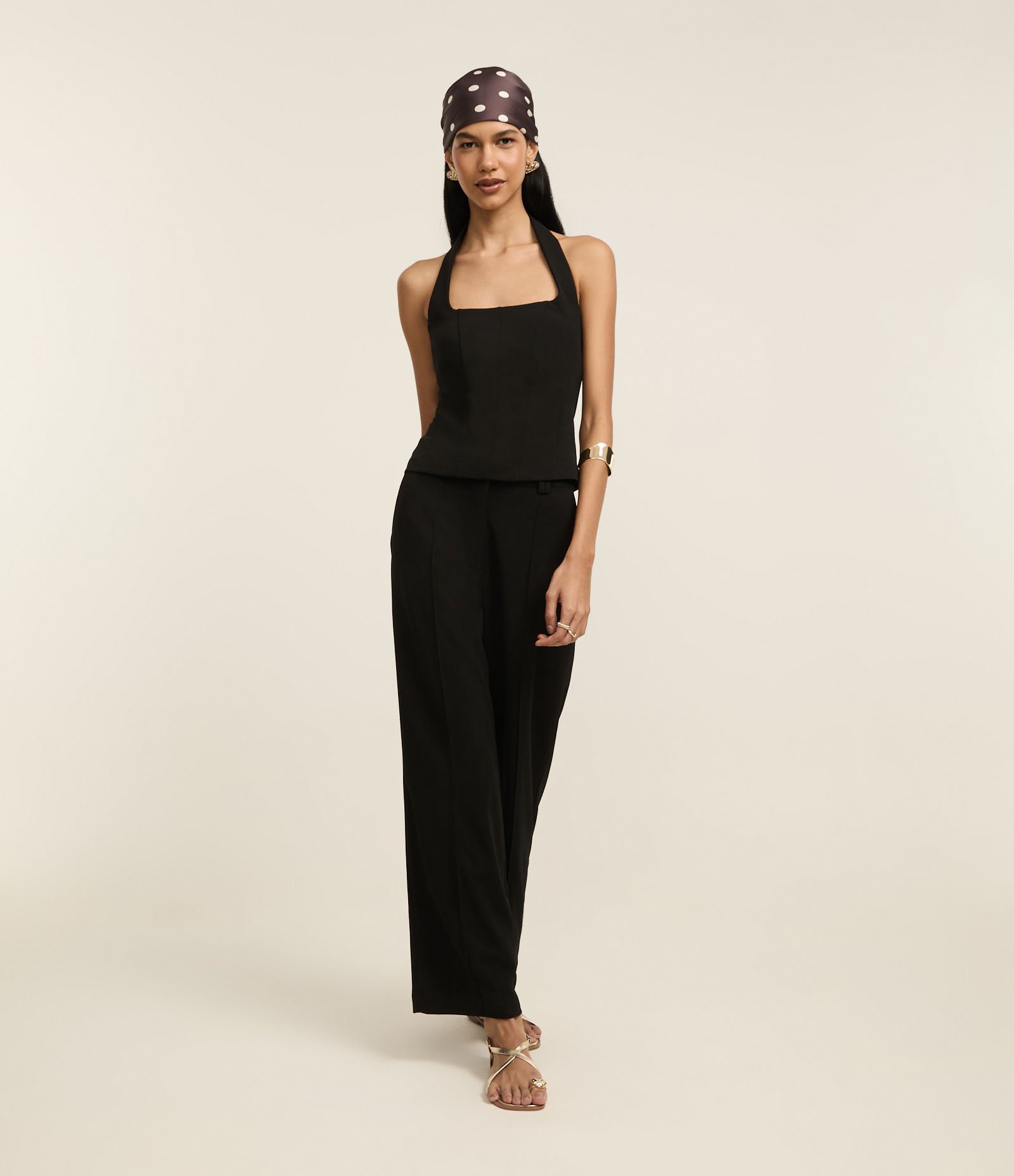 Blusa Frente Única Curta em Crepe com Decote Quadrado Preto 2