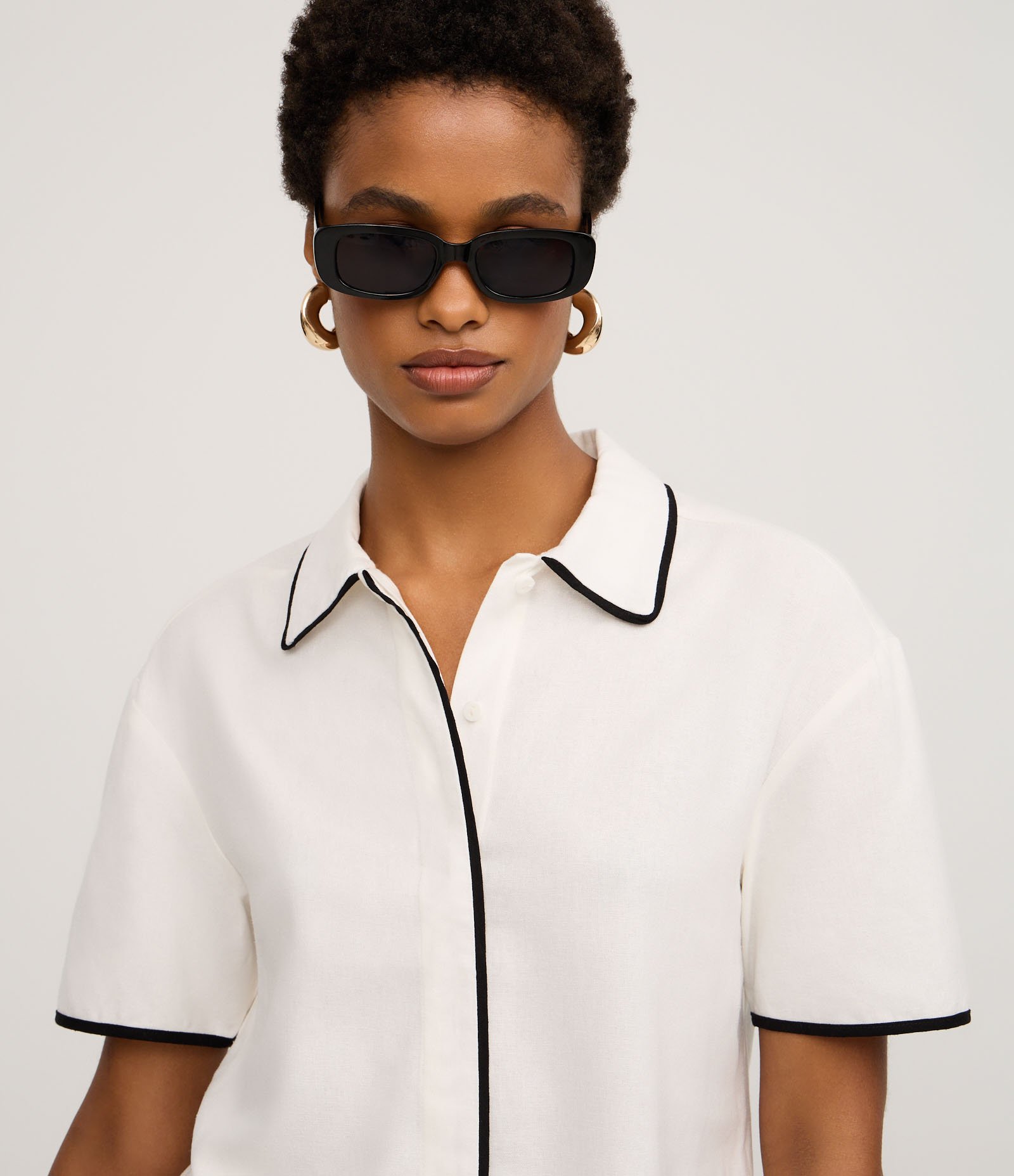 Camisa em Viscolinho com Vista Oculta e Viés Contrastante Branco 3