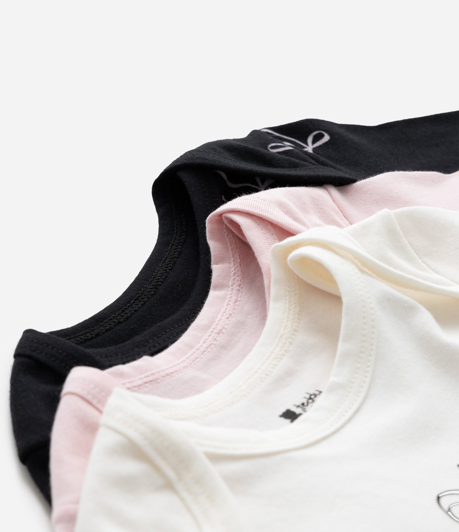 Kit 03 Bodies Infantis com Estampa Laços - Tam 0 a 18 meses Rosa/Branco/Preto 4