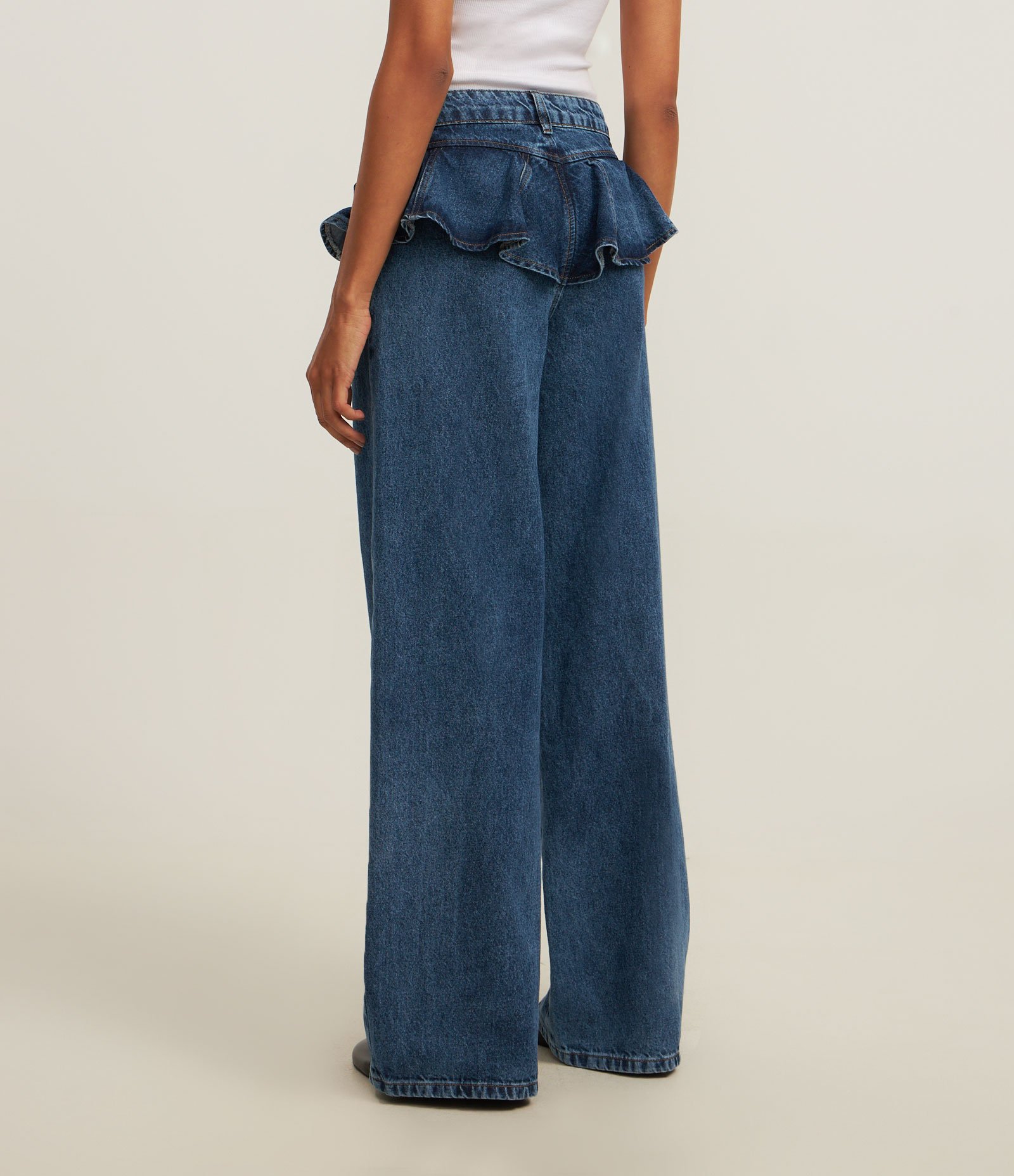 Calça Reta em Jeans com Detalhe de Saia Aplicada Azul 3