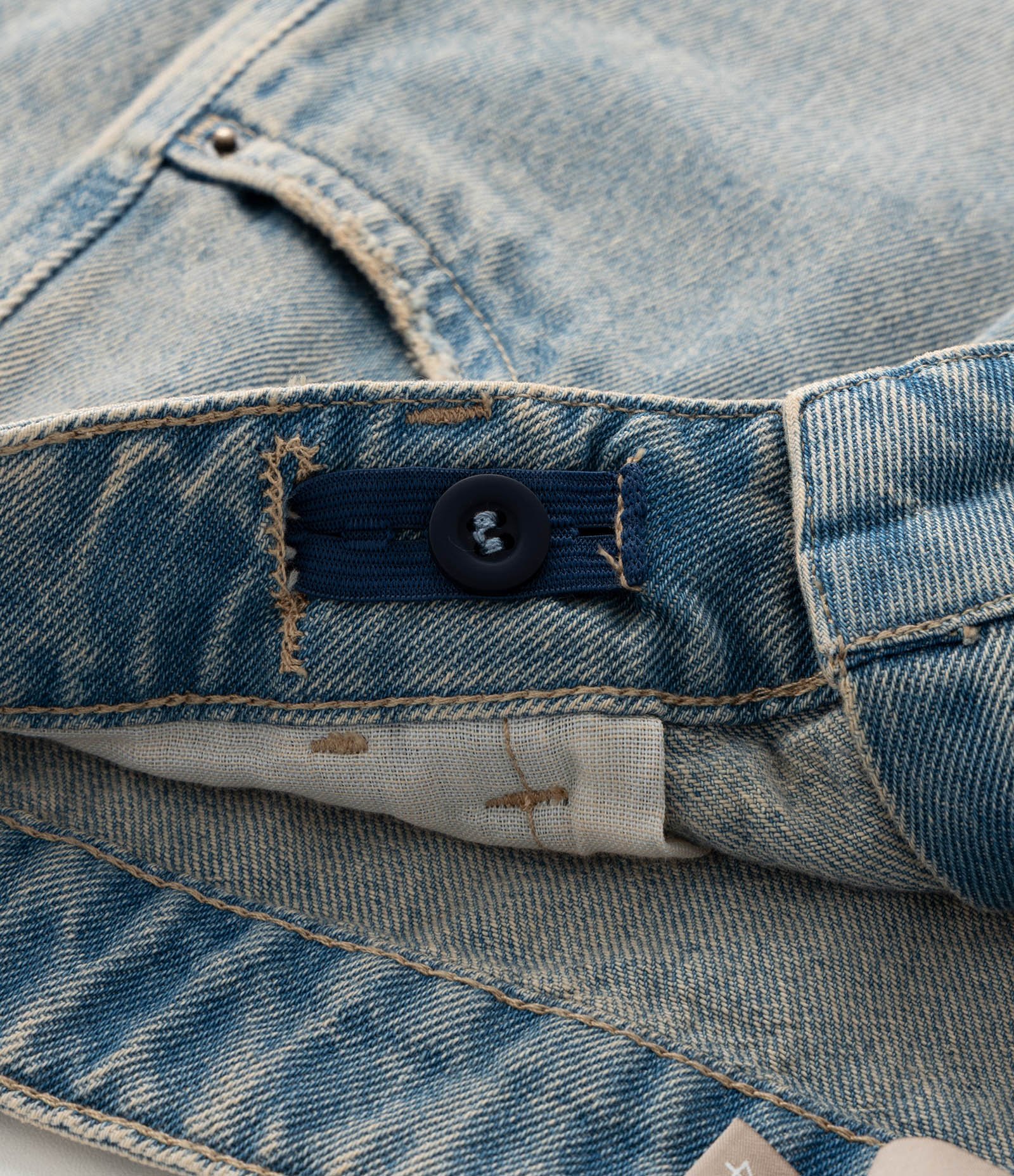 Short Evasê em Jeans Dirty com Barra a Fio Curve & Plus Size Azul 8