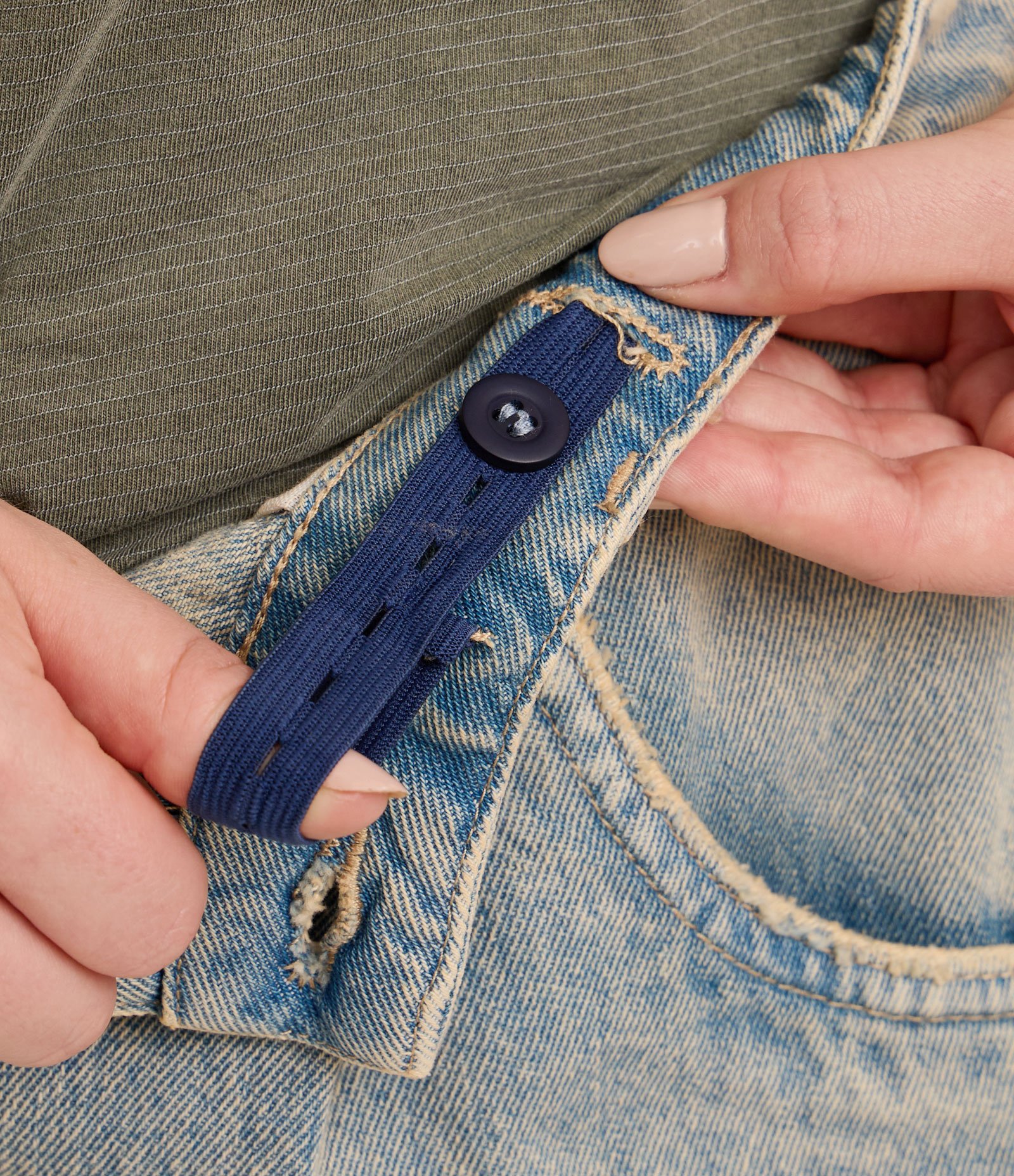 Short Evasê em Jeans Dirty com Barra a Fio Curve & Plus Size Azul 4