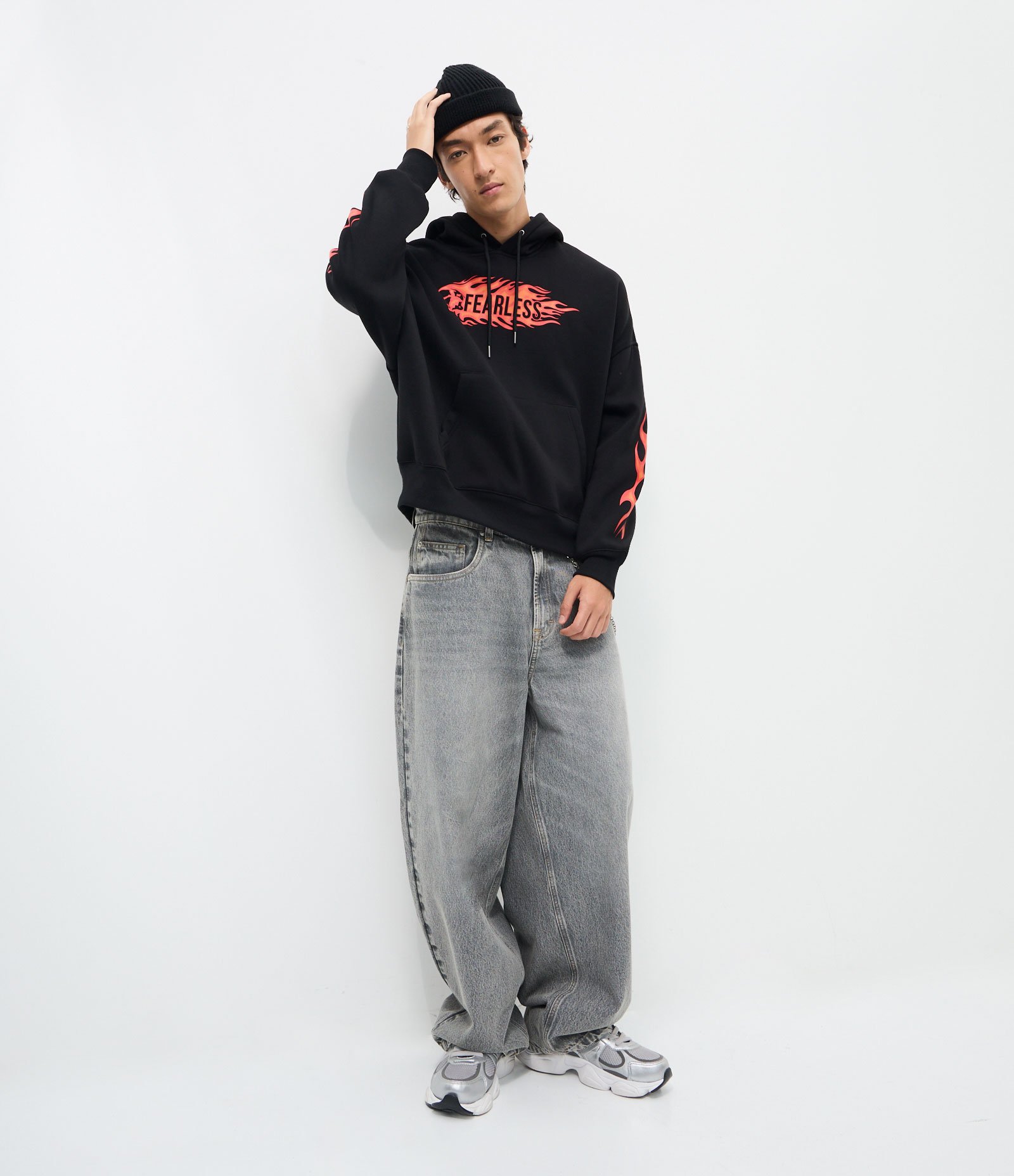 Casaco Oversized em Moletom com Capuz e Estampa Lettering chamas Preto 3