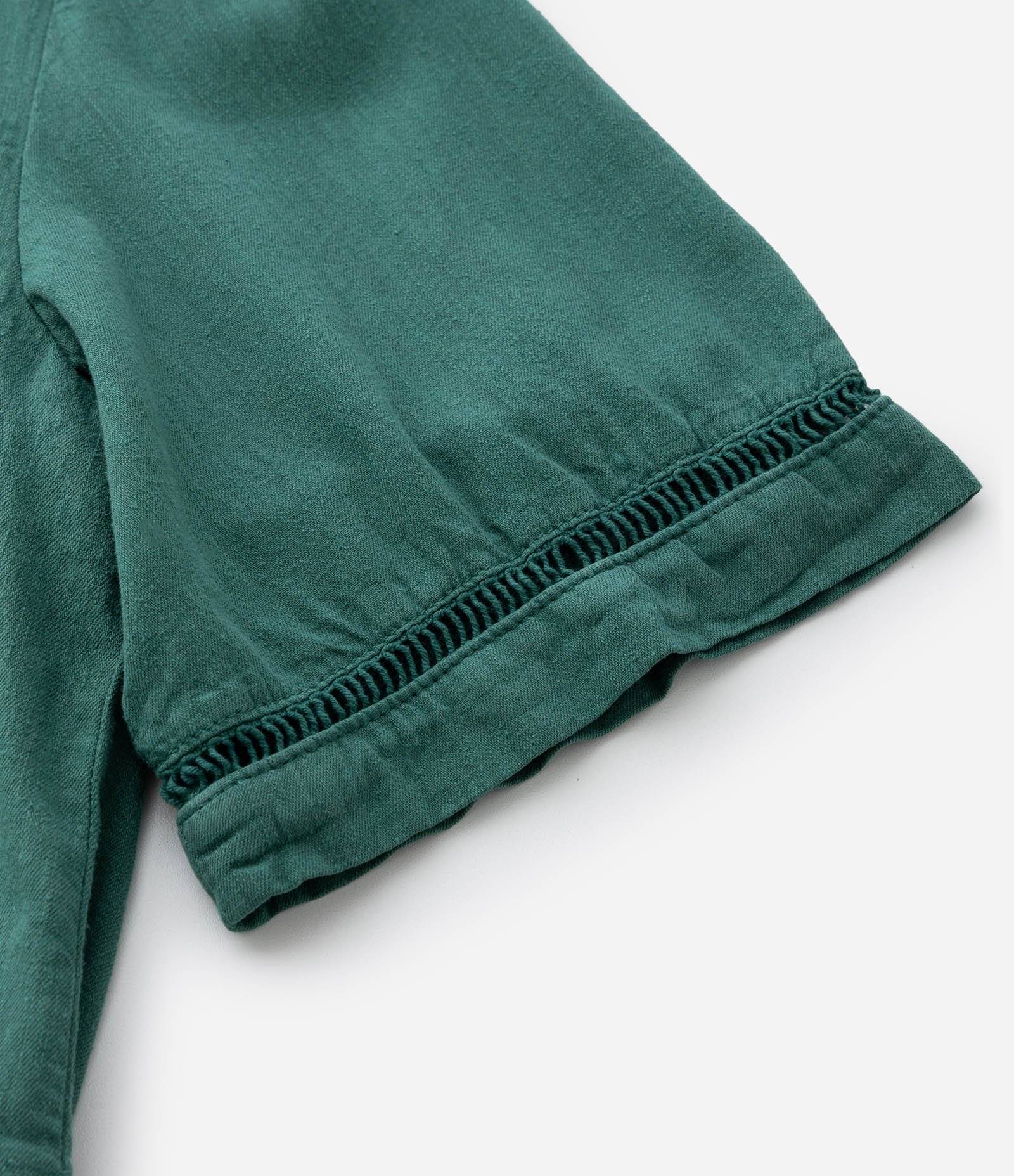 Camisa em Sarja Leve com Detalhe de Entremeios Curve & Plus Size Verde 7