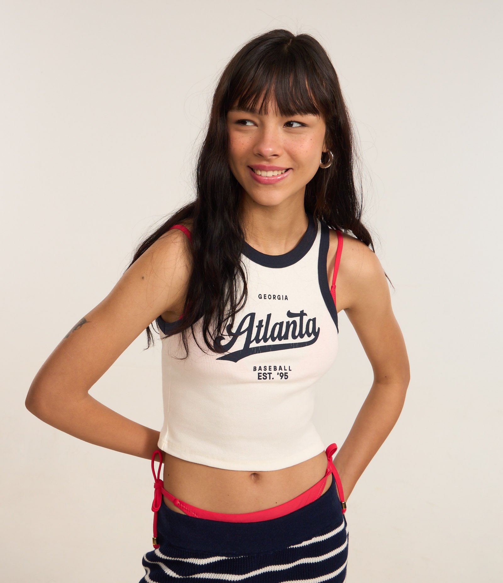 Regata em Ribana com Cava Contrastante e Lettering Atlanta Branco 1