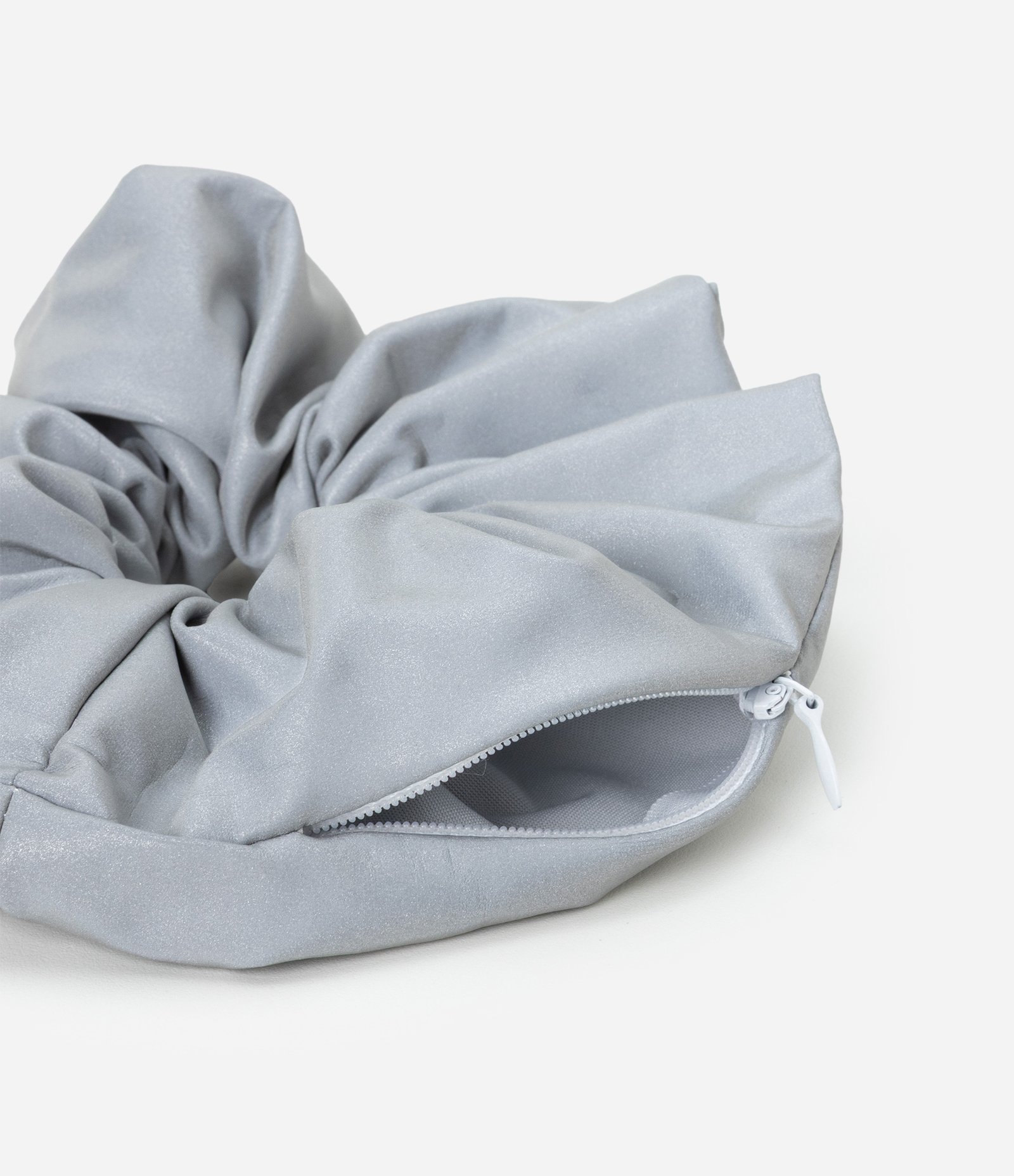 Scrunchie com Abertura e Zíper Cinza 2