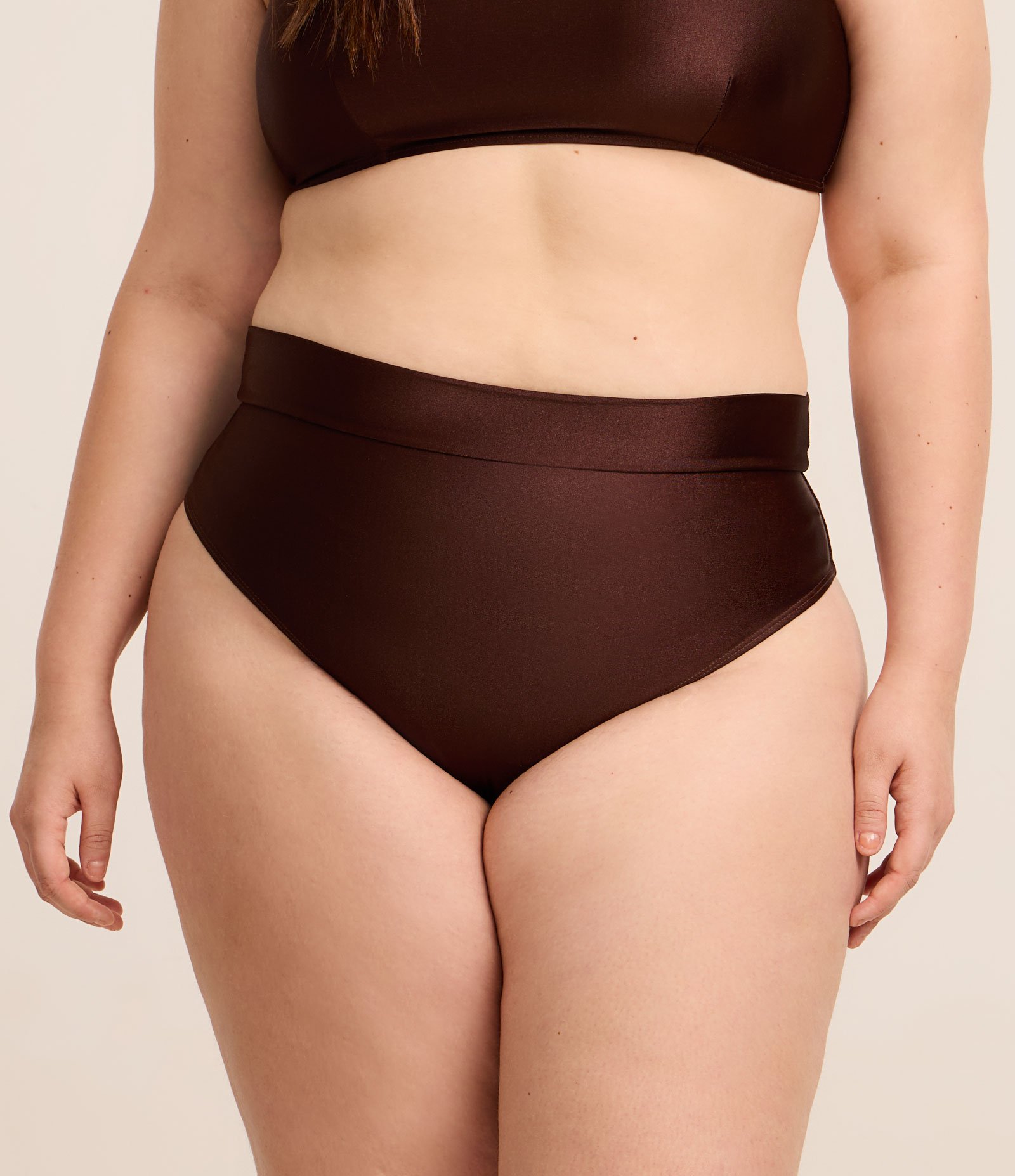 Biquíni Calcinha Hot Pants Microfibra Brilhante com Fio Duplo Curve e Plus Size Marrom 2
