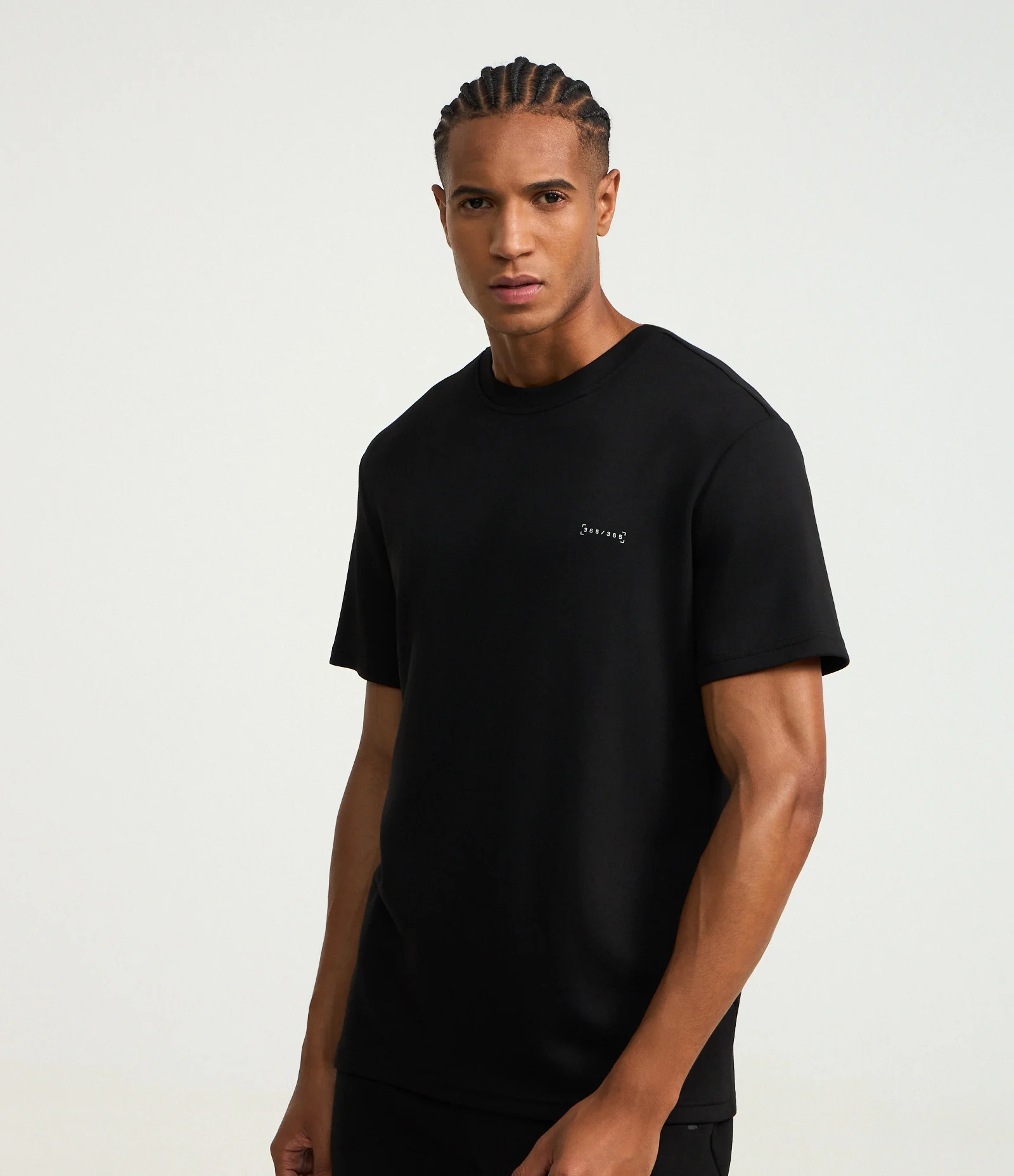 Camiseta Esportiva com Toque Macio com Modal e Estampa Localizada Preto 1