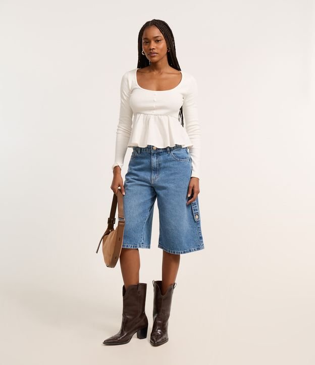 Bermuda Longa em Jeans com Cintura Baixa