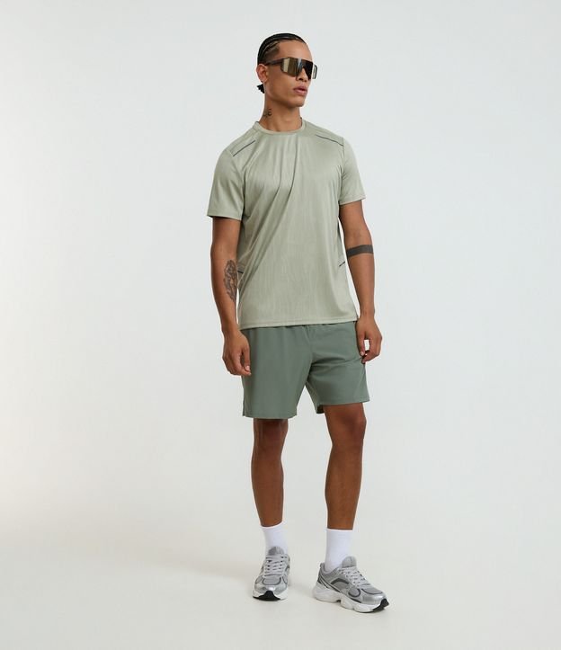 Bermuda Tecnológica com Estampa Refletiva Lateral