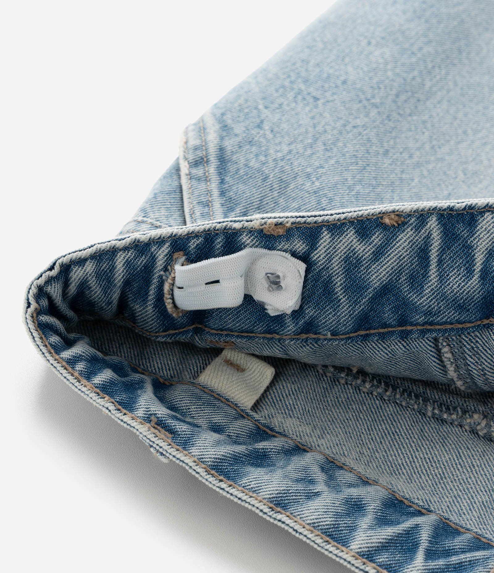 Calça Cenoura em Jeans com Bolsos Cargo e Lavagem Dirty Curve & Plus Size Azul 8