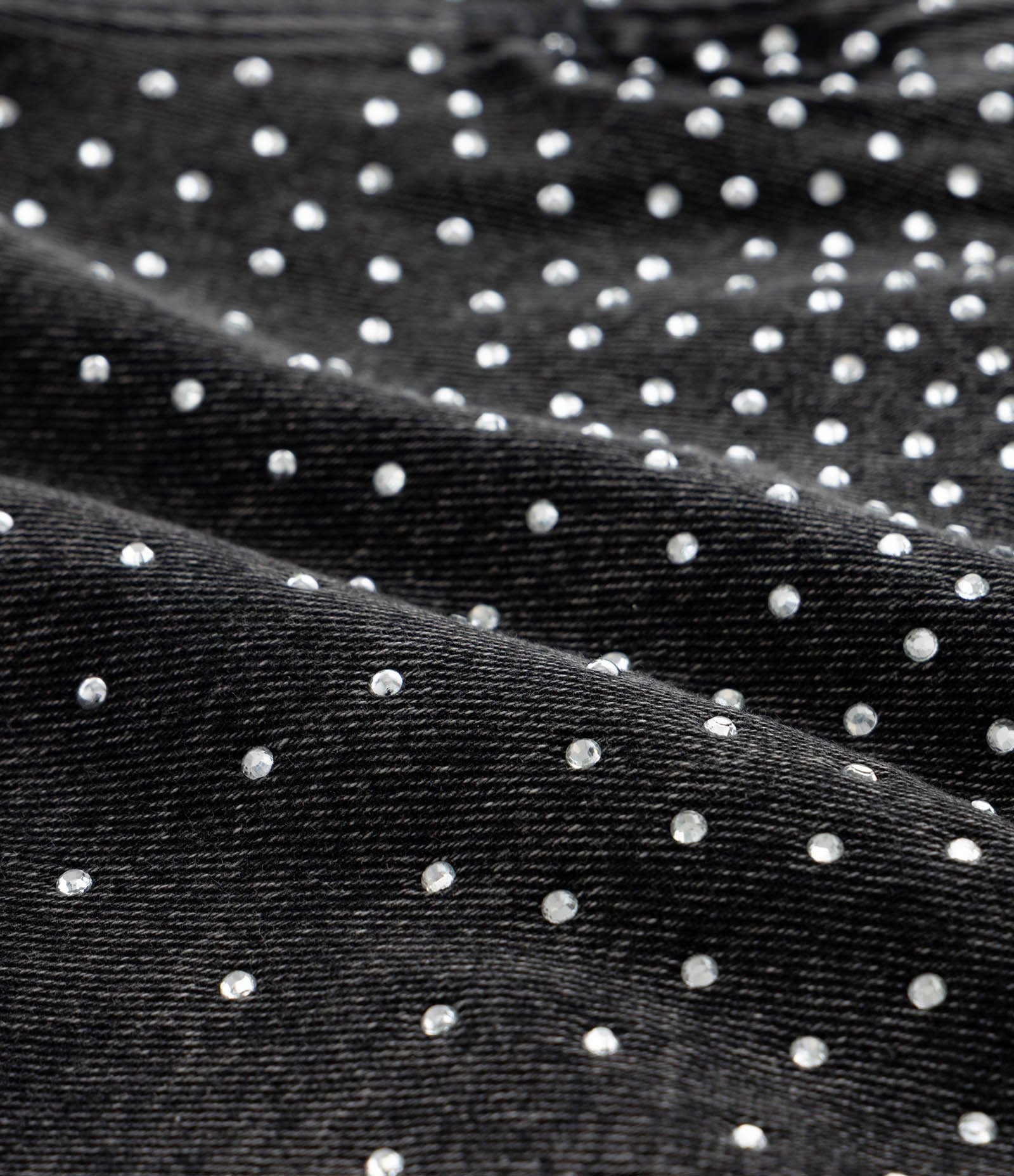 Short Boyfriend em Sarja com Brilhos Aplicados Curve & Plus Size Preto 8