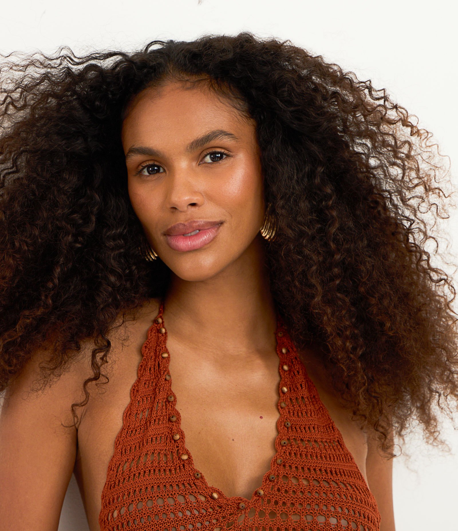 Saída de Praia Vestido em Crochê com Aviamento de Madeira Telha 3