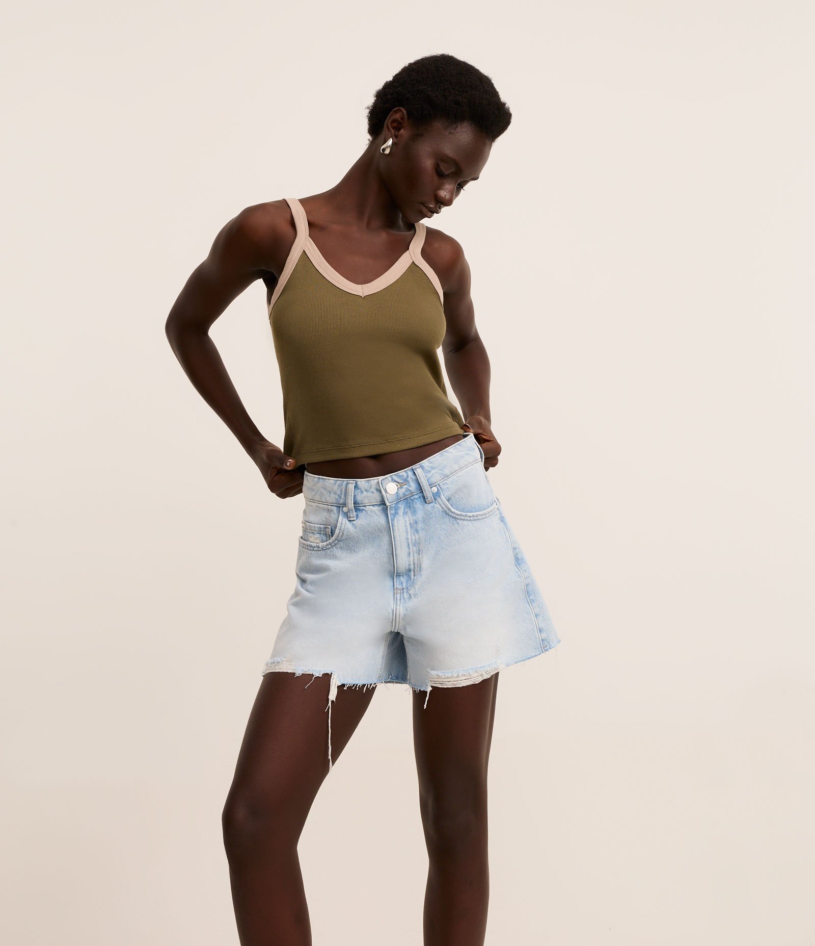 Blusa de Alça em Ribana com Detalhes Contrastantes Verde 2