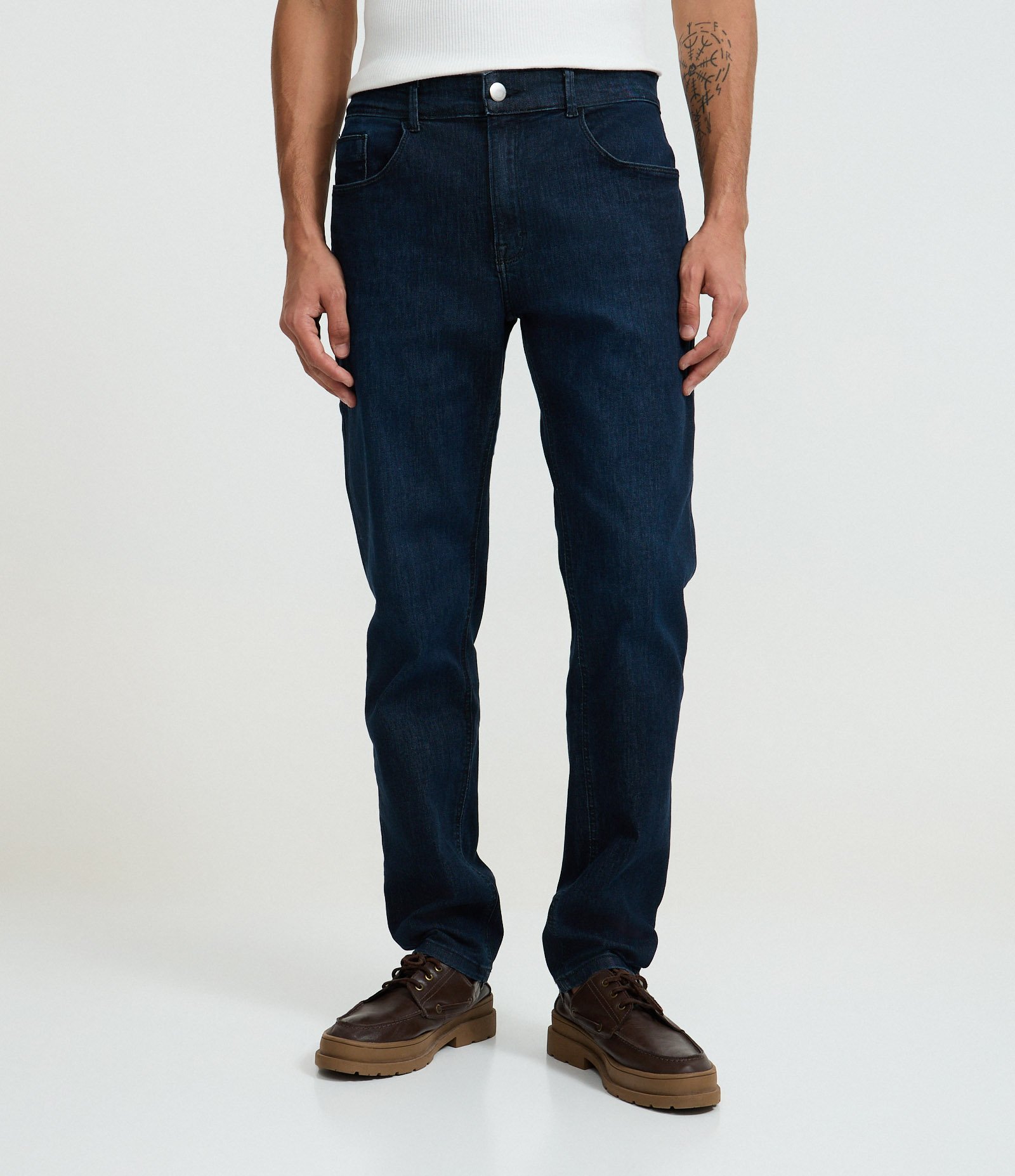 Calça Slim em Jeans com Bolsos com Tech Denim Escuro 2