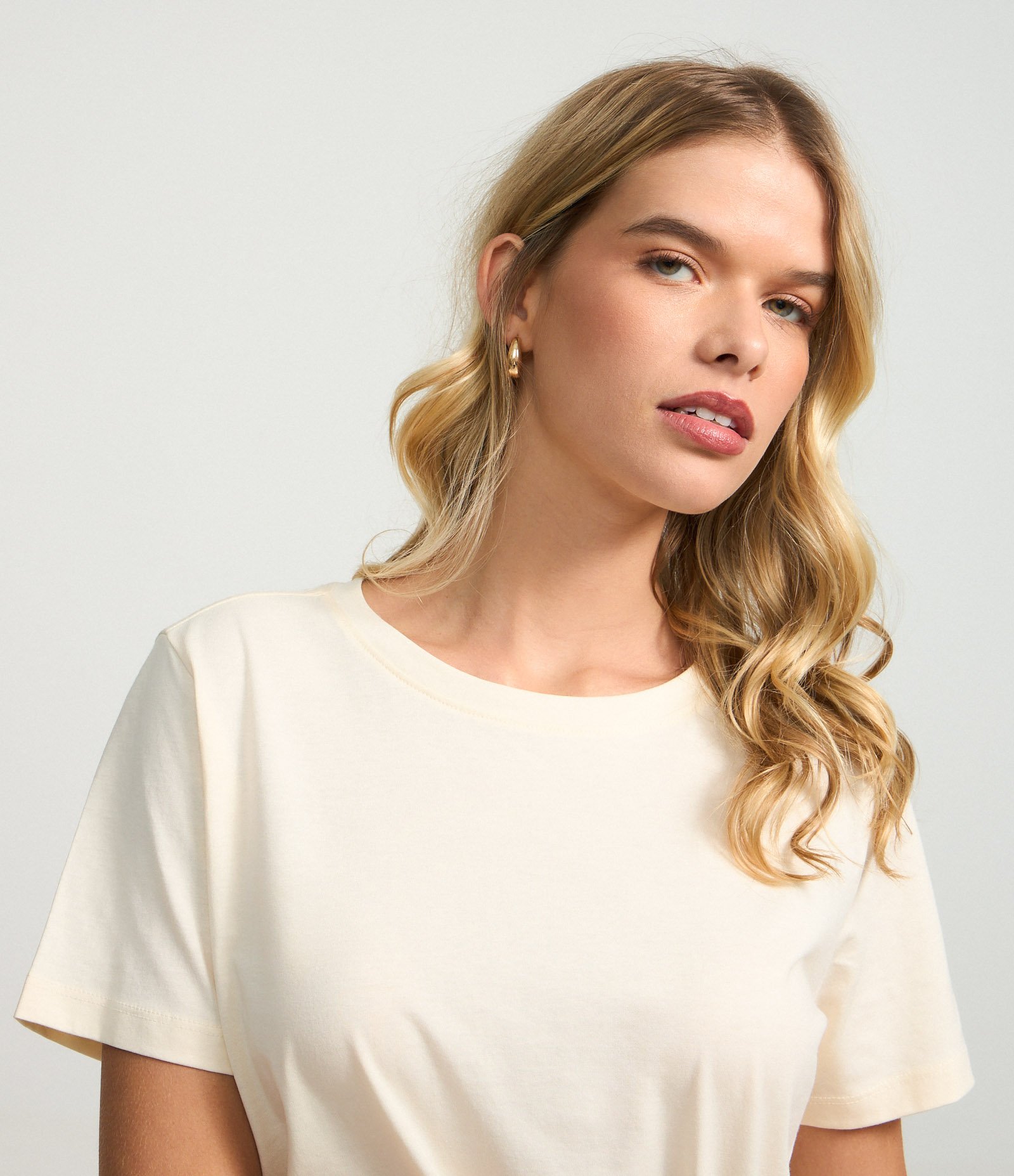 Camiseta Básica em Algodão com Manga Curta Creme 2